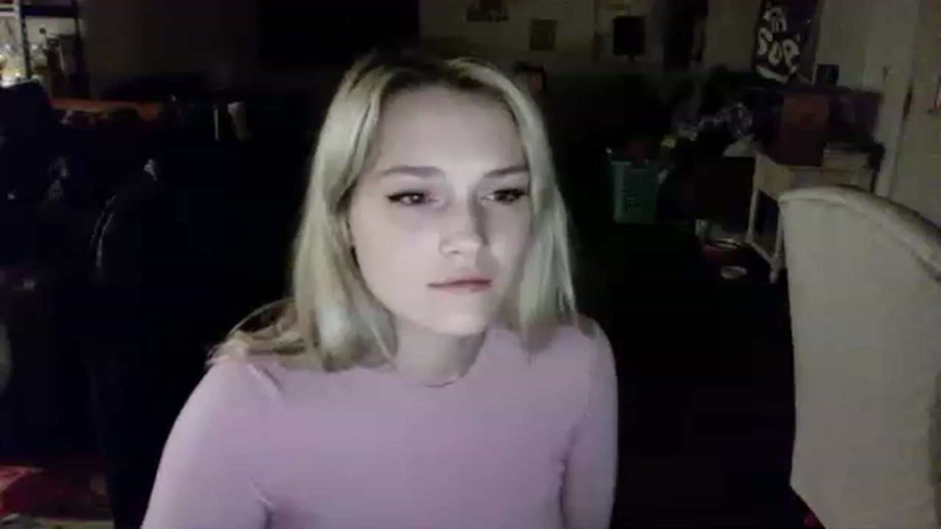 Gallery image thumbnail from aurora_22's myfreecams stream on, 11/17/2022, 07:25 image 16 of 20