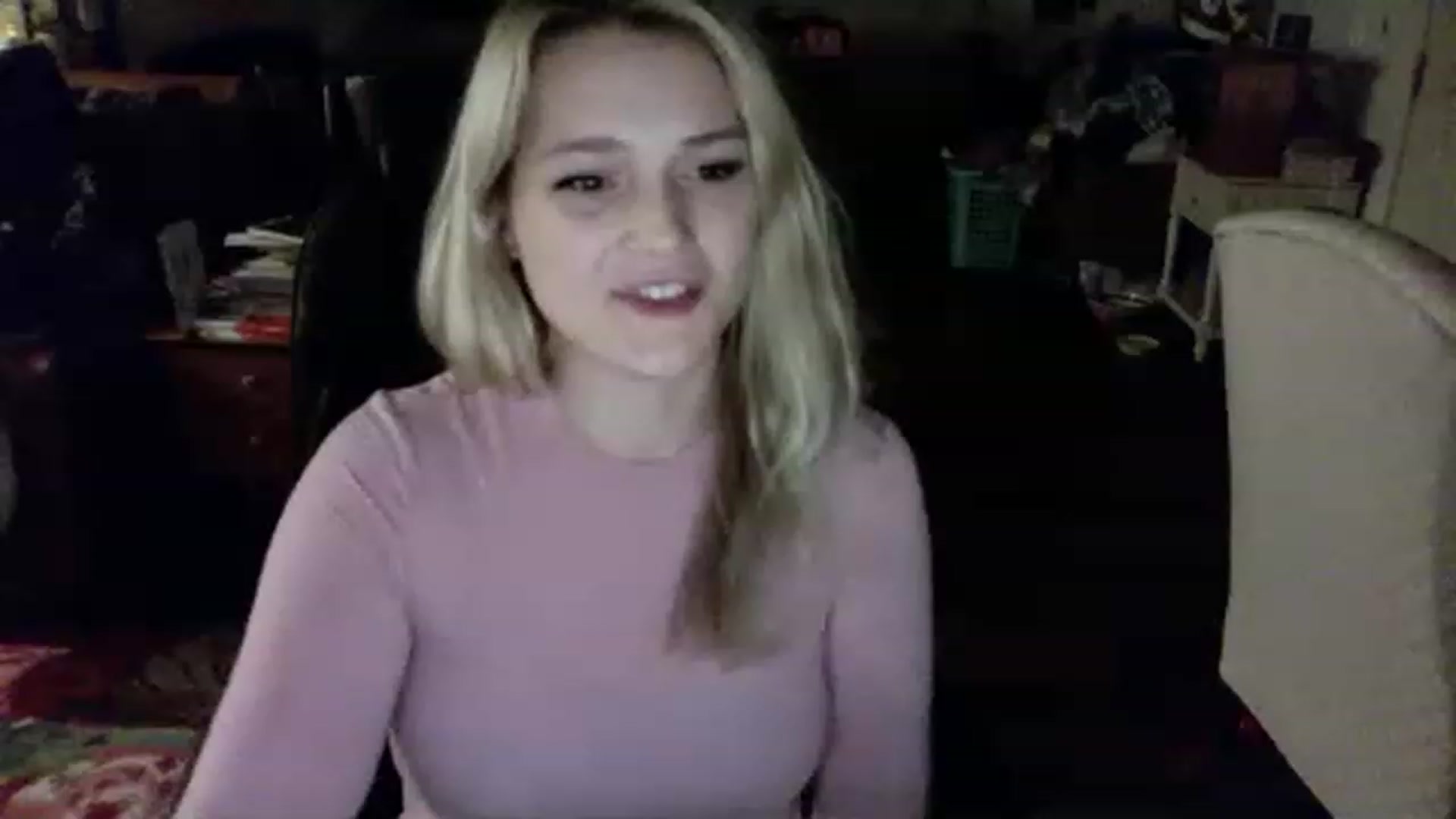 Gallery image thumbnail from aurora_22's myfreecams stream on, 11/17/2022, 07:25 image 14 of 20