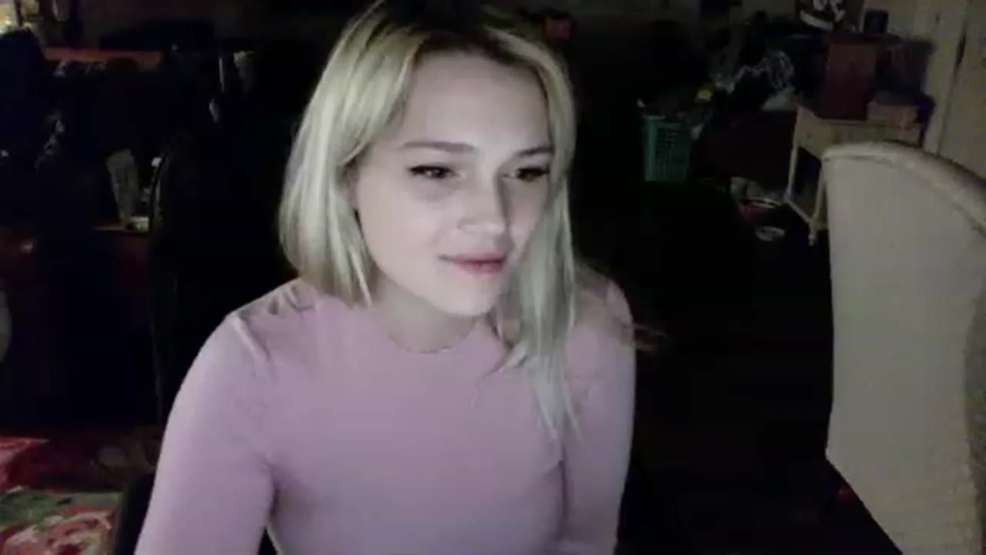 Gallery image thumbnail from aurora_22's myfreecams stream on, 11/17/2022, 07:25 image 7 of 20