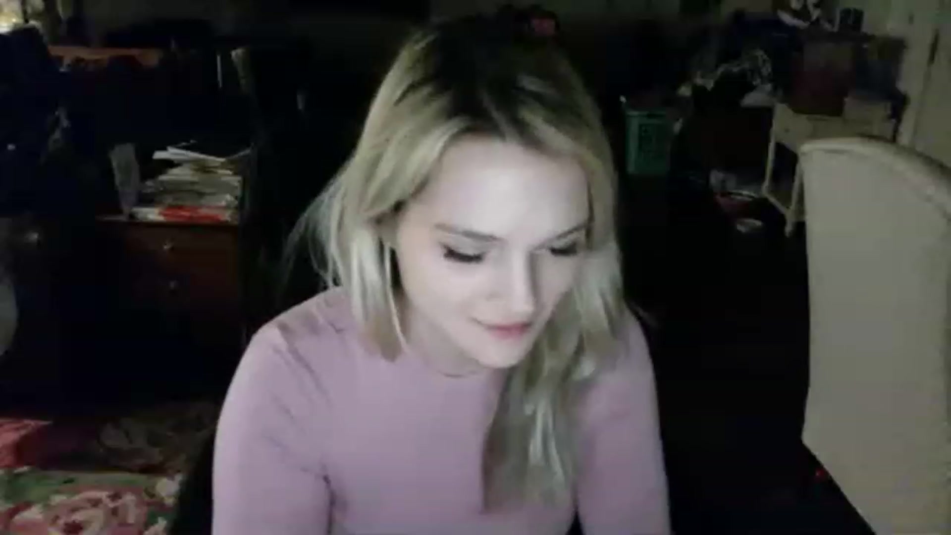 Gallery image thumbnail from aurora_22's myfreecams stream on, 11/17/2022, 08:36 image 18 of 20