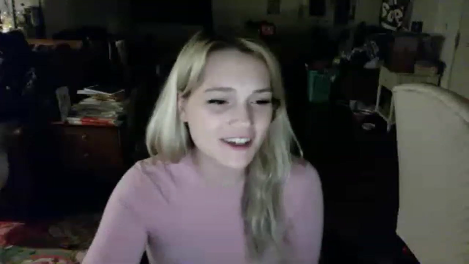 Gallery image thumbnail from aurora_22's myfreecams stream on, 11/17/2022, 08:36 image 11 of 20