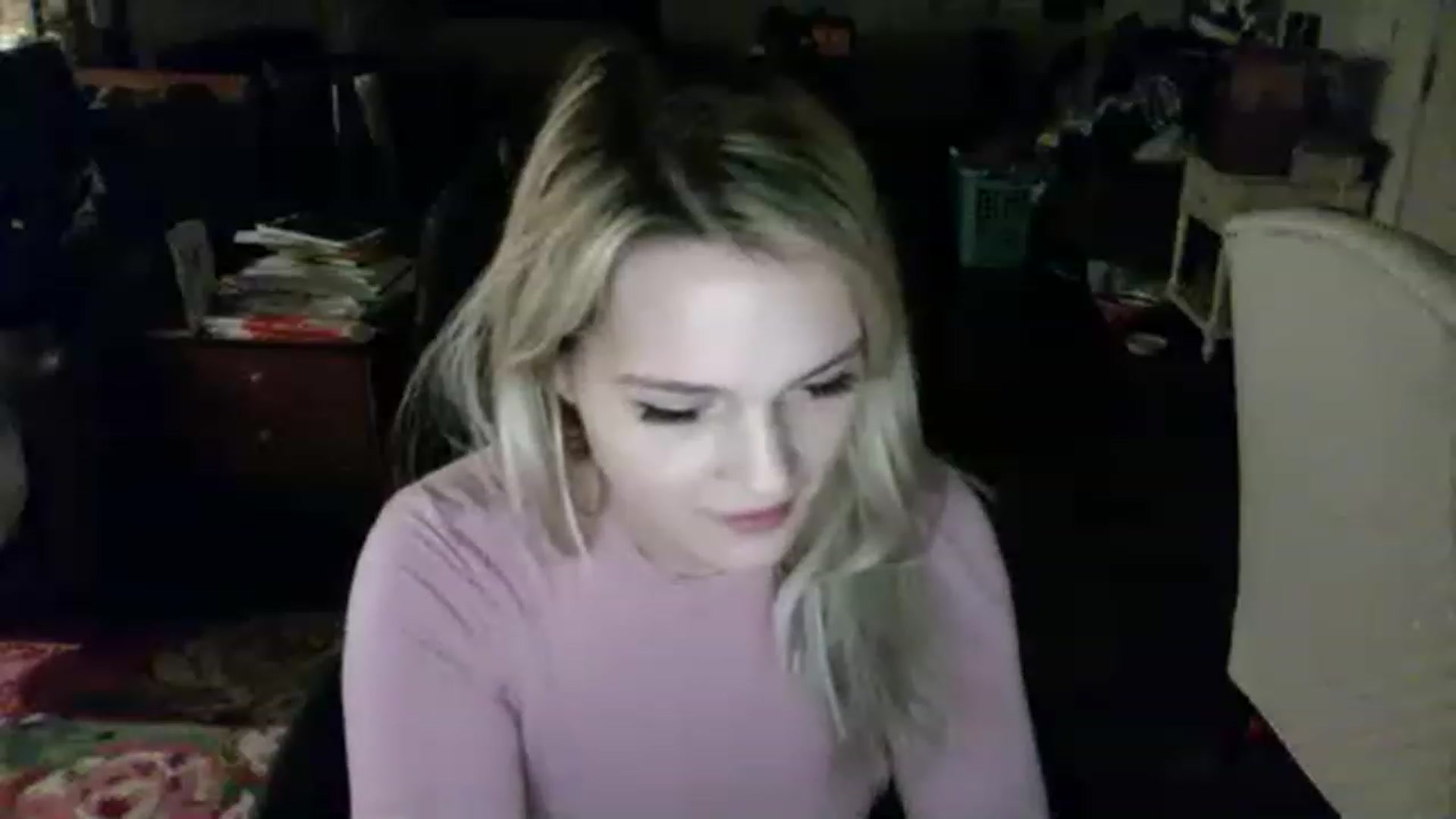 Gallery image thumbnail from aurora_22's myfreecams stream on, 11/17/2022, 08:36 image 17 of 20