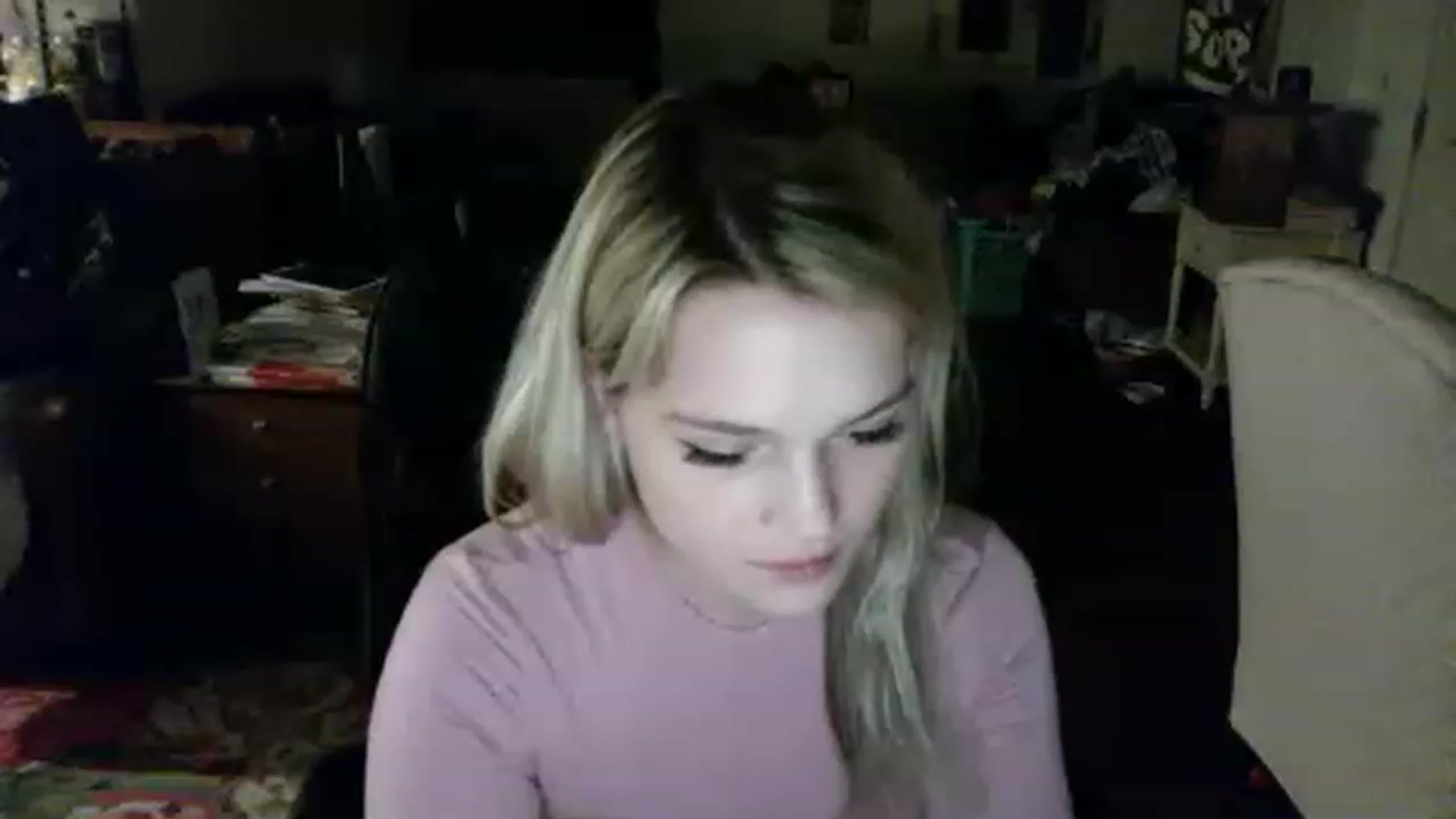 Gallery image thumbnail from aurora_22's myfreecams stream on, 11/17/2022, 08:36 image 8 of 20