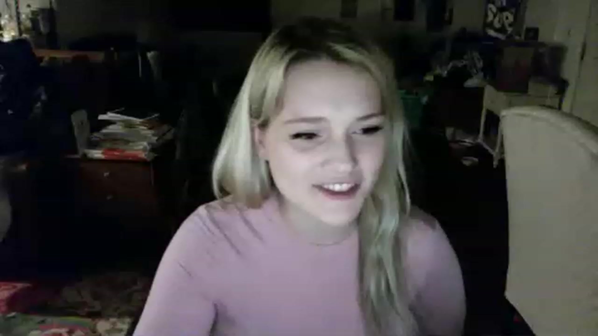 Gallery image thumbnail from aurora_22's myfreecams stream on, 11/17/2022, 08:36 image 9 of 20