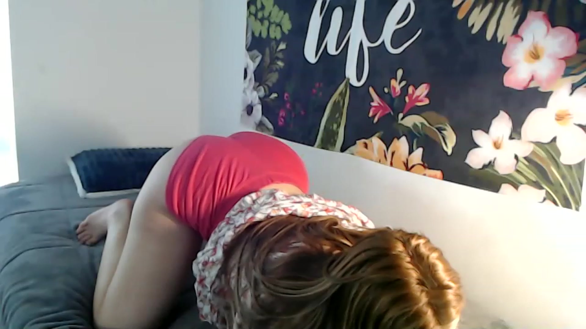 Gallery image thumbnail from auroralynnx's myfreecams stream on, 04/16/2023, 17:55 image 6 of 20