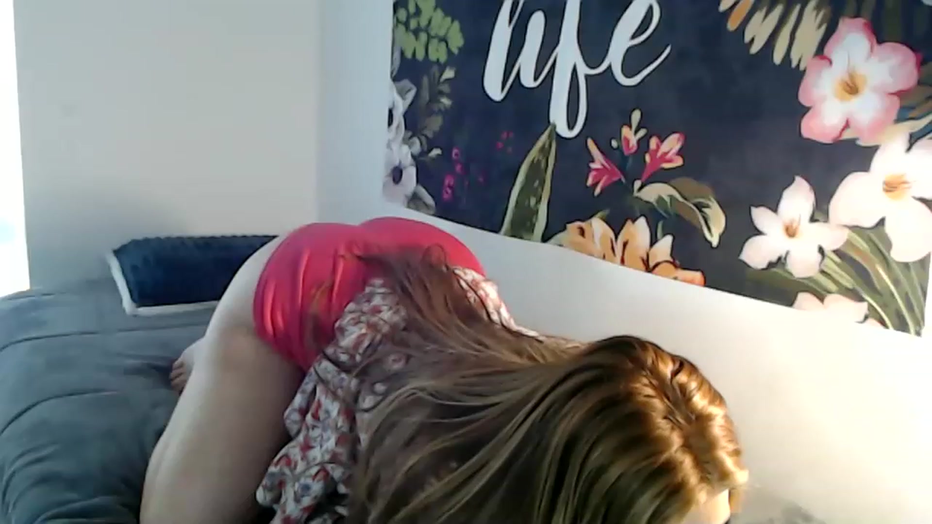 Gallery image thumbnail from auroralynnx's myfreecams stream on, 04/16/2023, 17:55 image 4 of 20