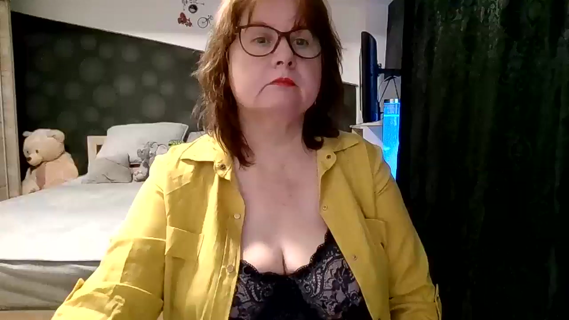 Gallery image thumbnail from autumnlove's myfreecams stream on, 10/21/2025, 15:29 image 12 of 20