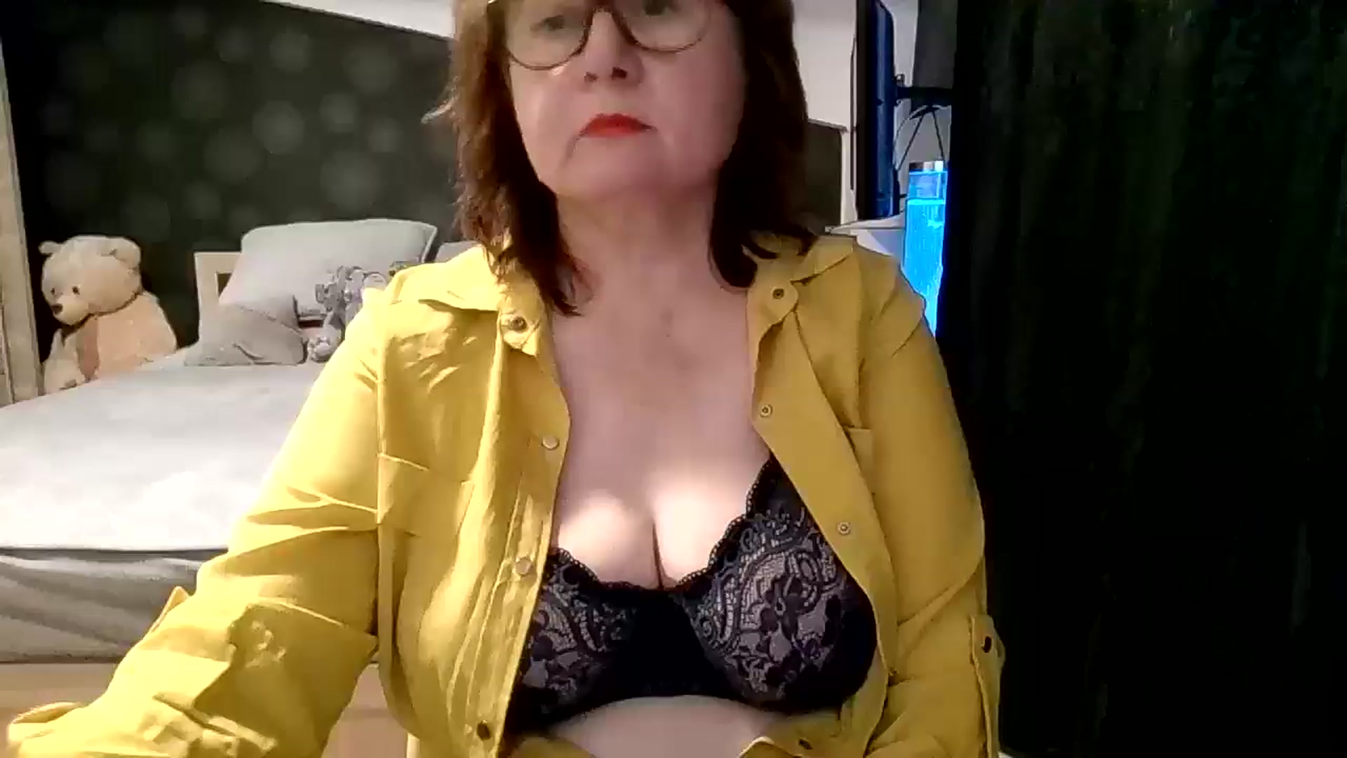 Gallery image thumbnail from autumnlove's myfreecams stream on, 10/21/2025, 15:29 image 9 of 20
