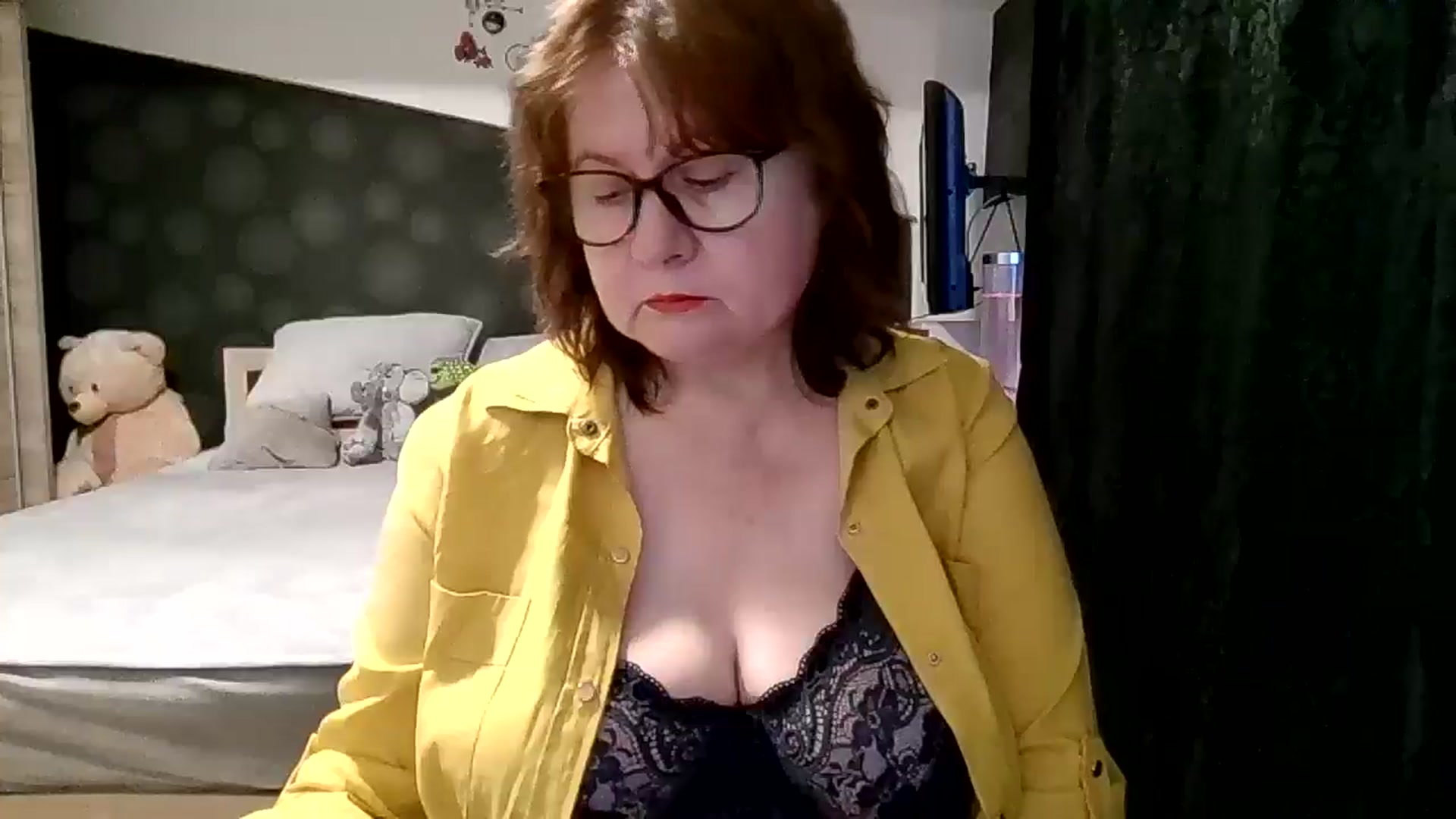 Gallery image thumbnail from autumnlove's myfreecams stream on, 10/21/2025, 15:29 image 10 of 20