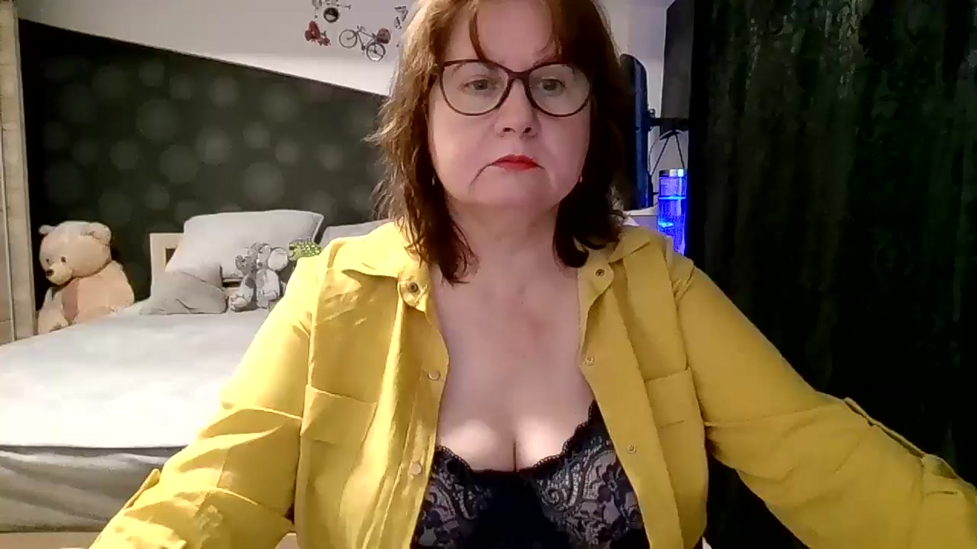 Gallery image thumbnail from autumnlove's myfreecams stream on, 10/21/2025, 15:29 image 11 of 20