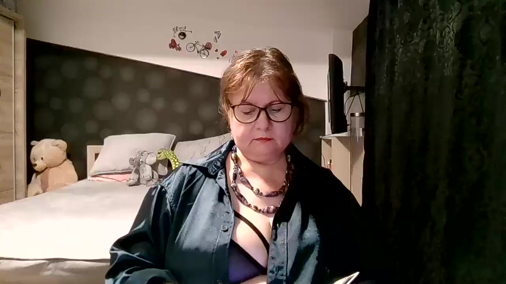 Gallery image thumbnail from autumnlove's myfreecams stream on, 10/22/2025, 23:19 image 16 of 20