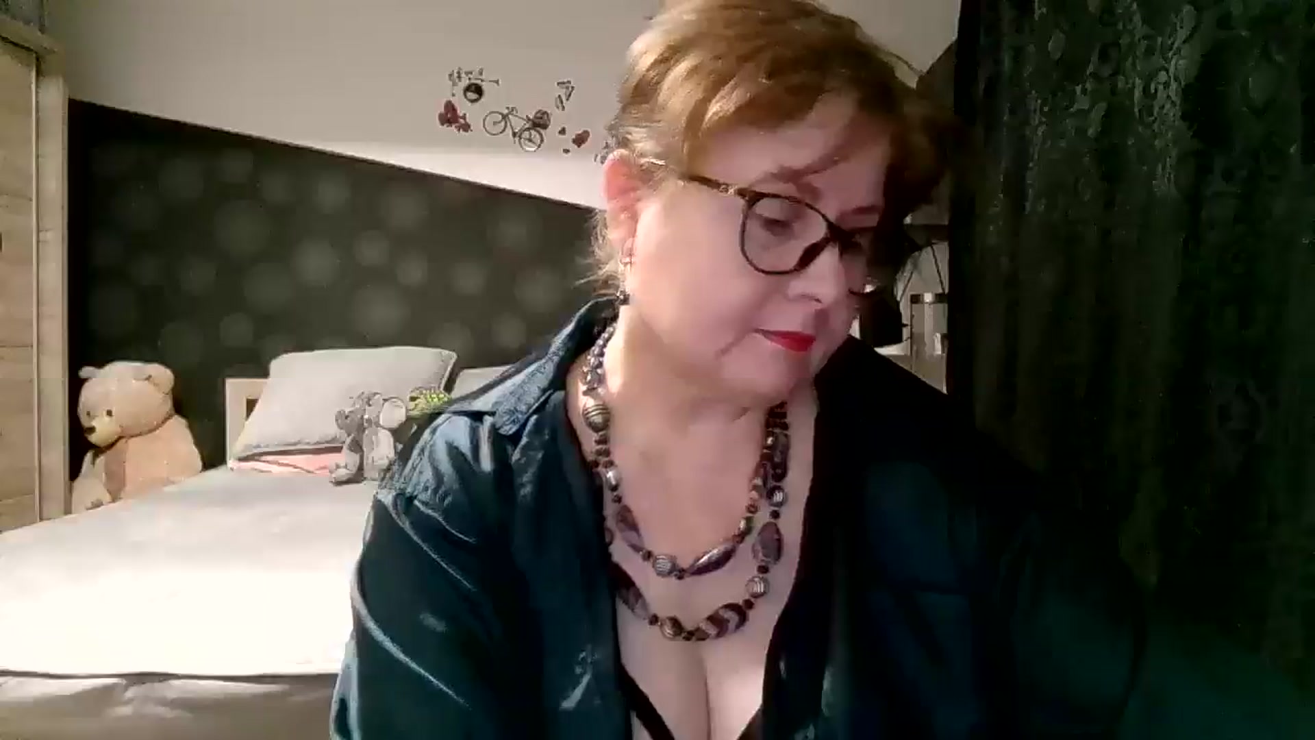 Gallery image thumbnail from autumnlove's myfreecams stream on, 10/22/2025, 23:19 image 11 of 20