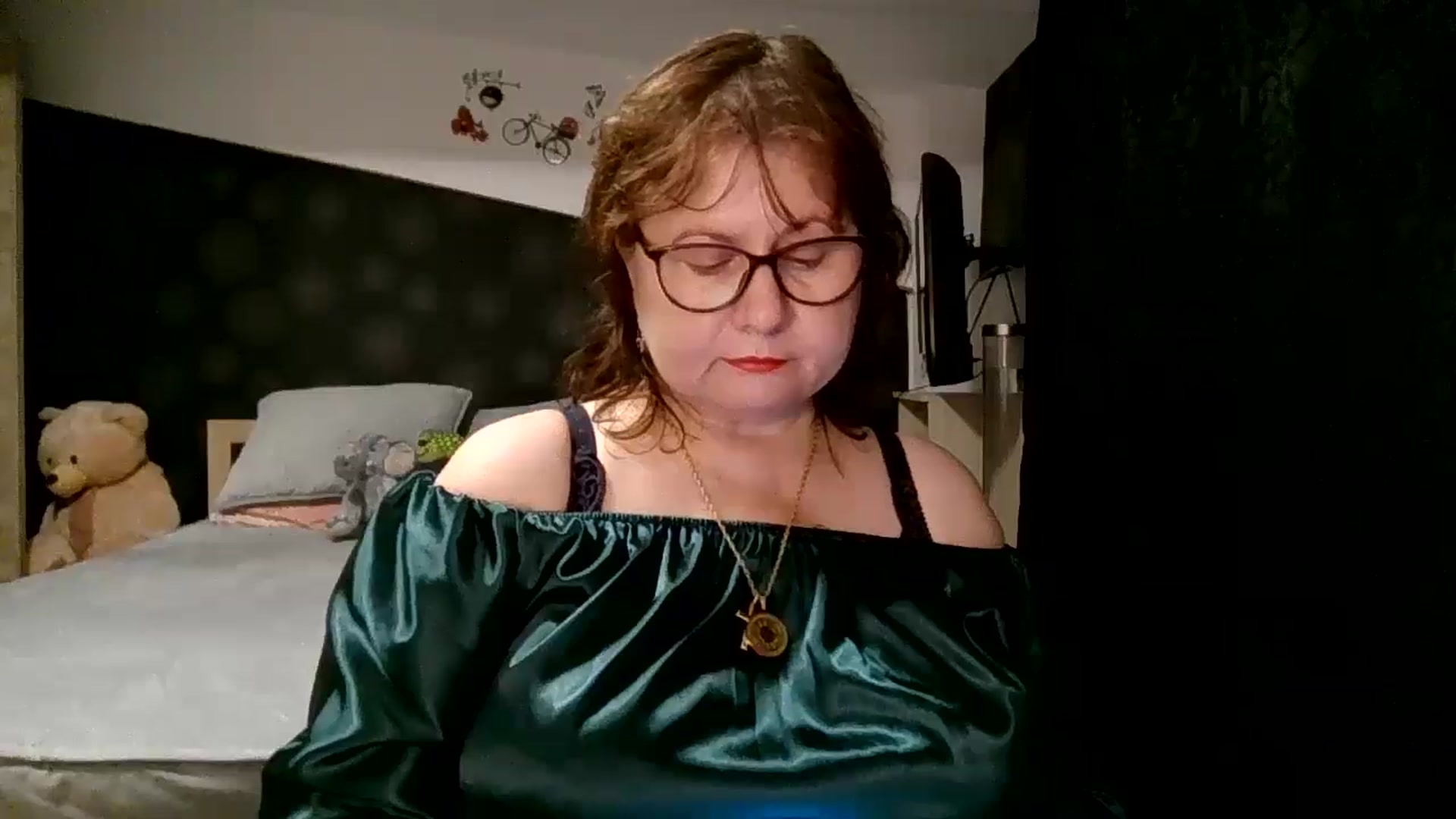 Gallery image thumbnail from autumnlove's myfreecams stream on, 10/23/2025, 22:17 image 5 of 20