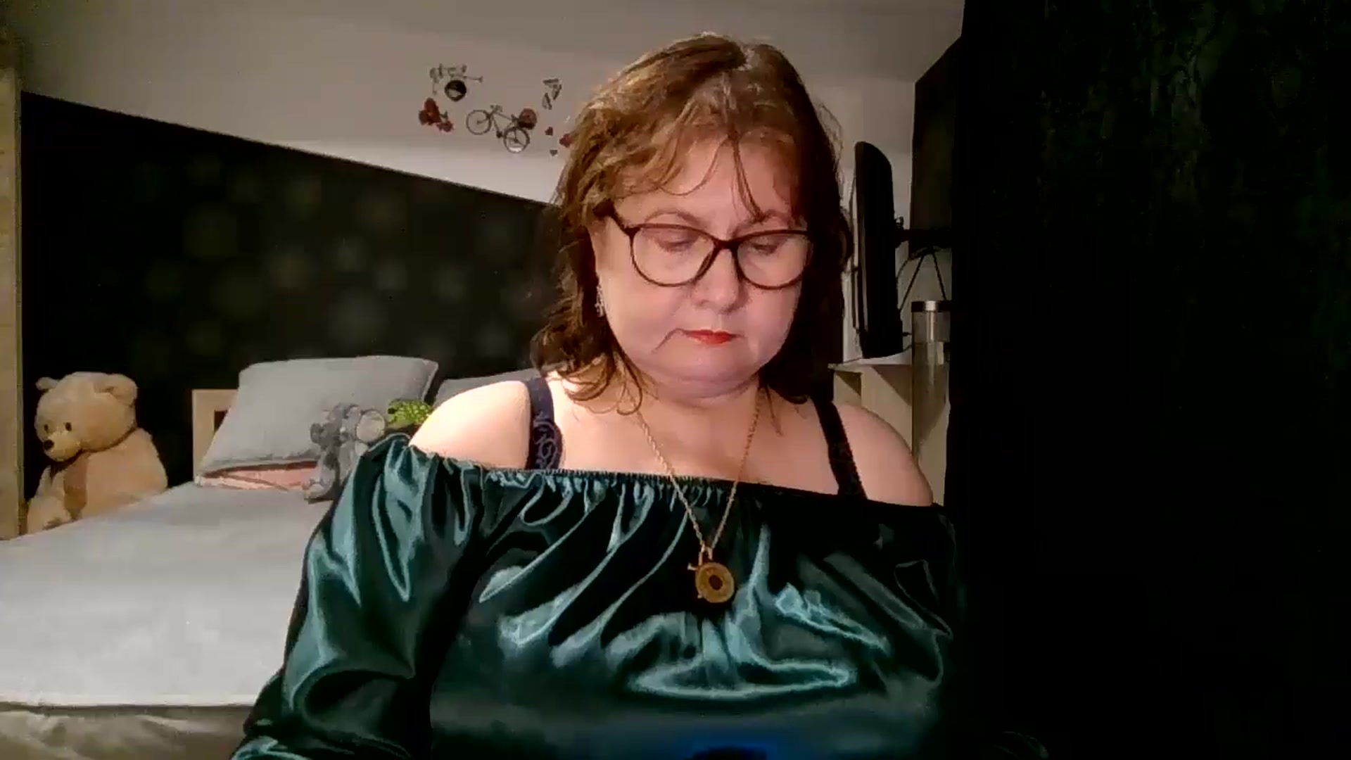Gallery image thumbnail from autumnlove's myfreecams stream on, 10/23/2025, 22:17 image 6 of 20
