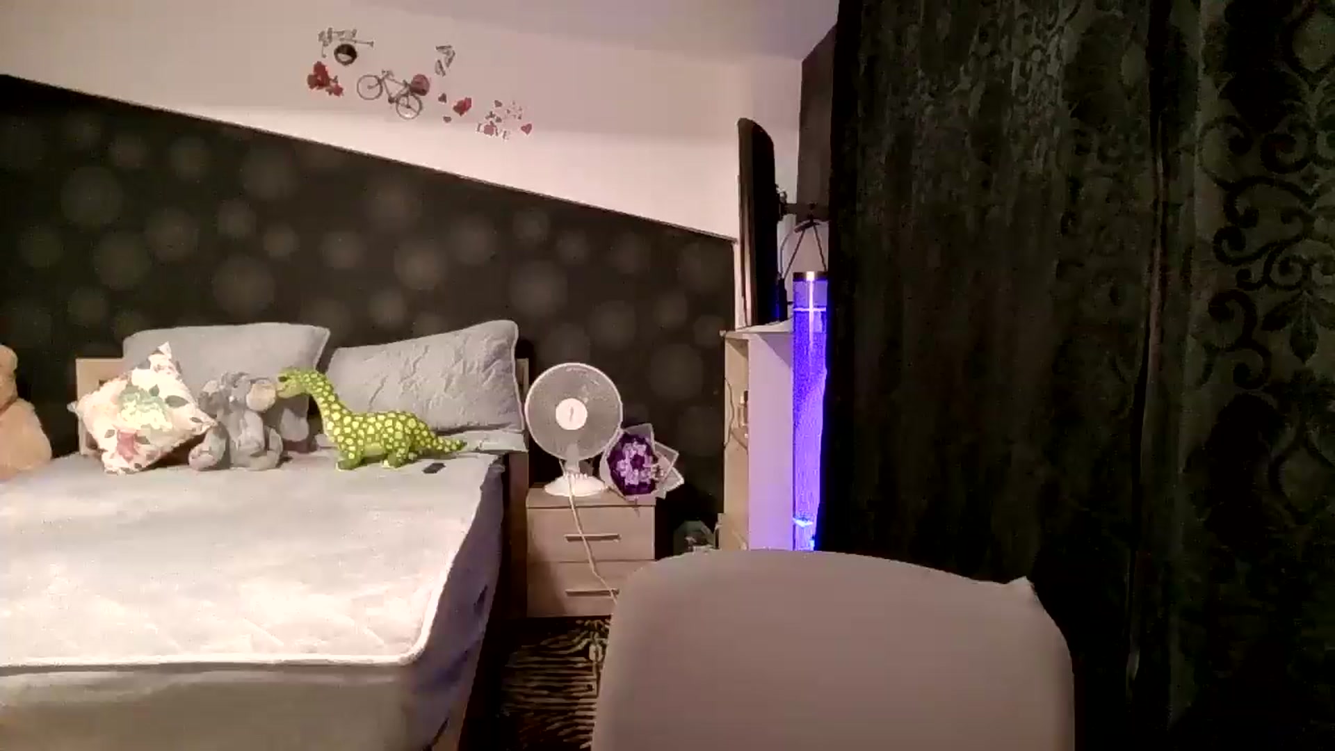Gallery image thumbnail from autumnlove's myfreecams stream on, 11/08/2025, 16:10 image 14 of 20