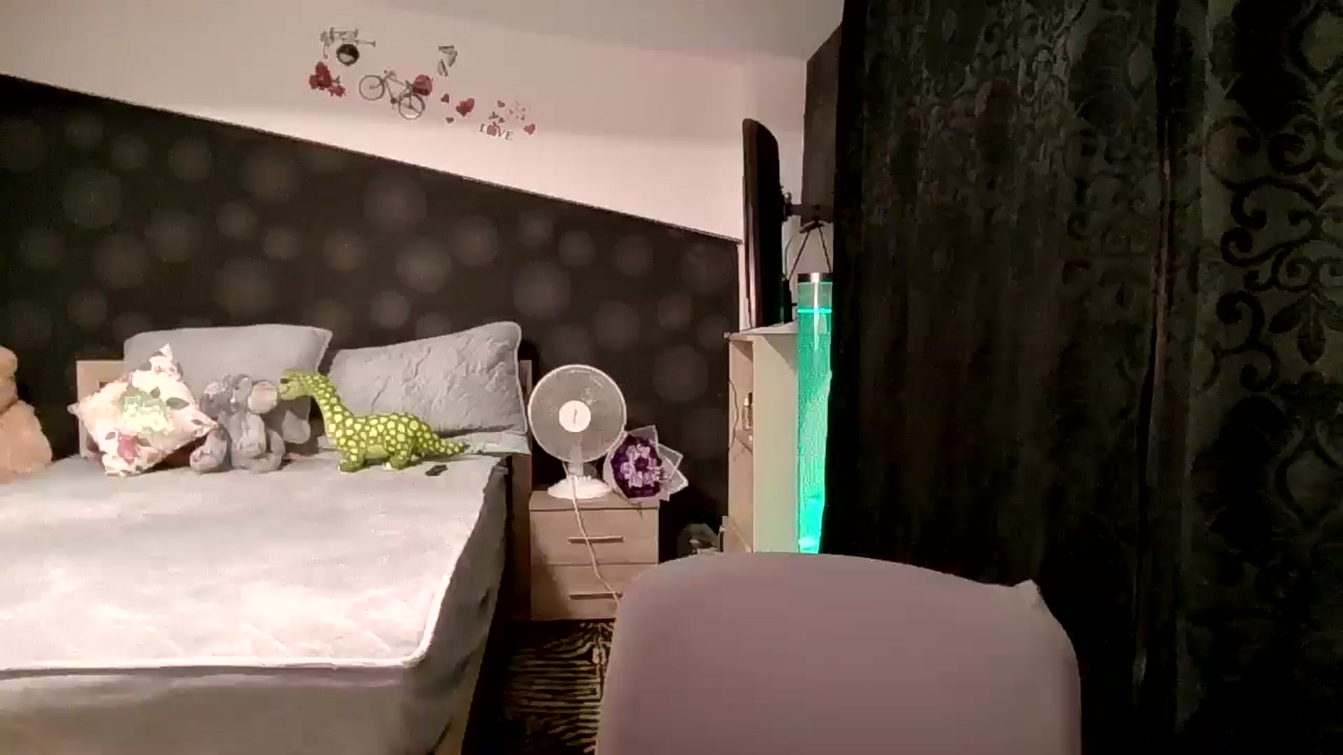 Gallery image thumbnail from autumnlove's myfreecams stream on, 11/08/2025, 16:10 image 16 of 20