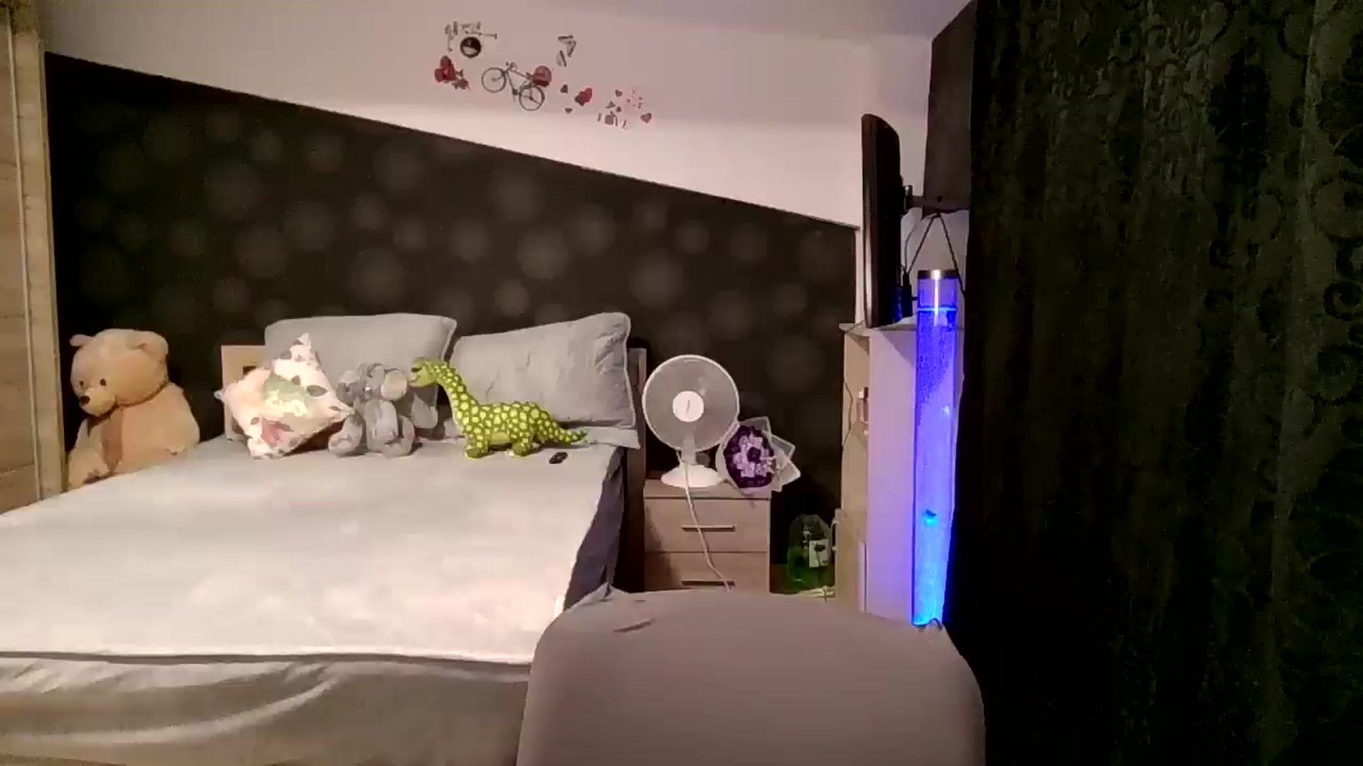 Gallery image thumbnail from autumnlove's myfreecams stream on, 12/20/2025, 20:18 image 14 of 20