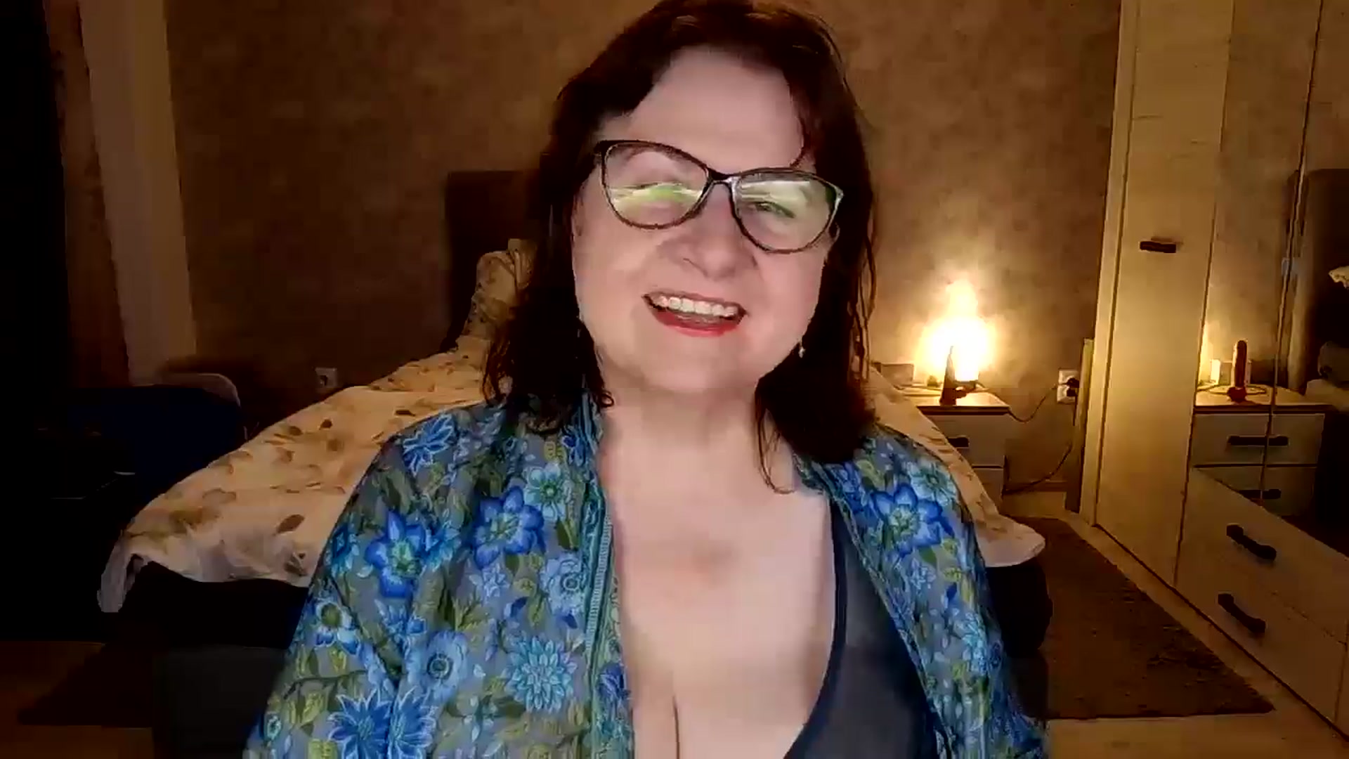 Gallery image thumbnail from autumnlove's myfreecams stream on, 04/17/2026, 16:39 image 14 of 20