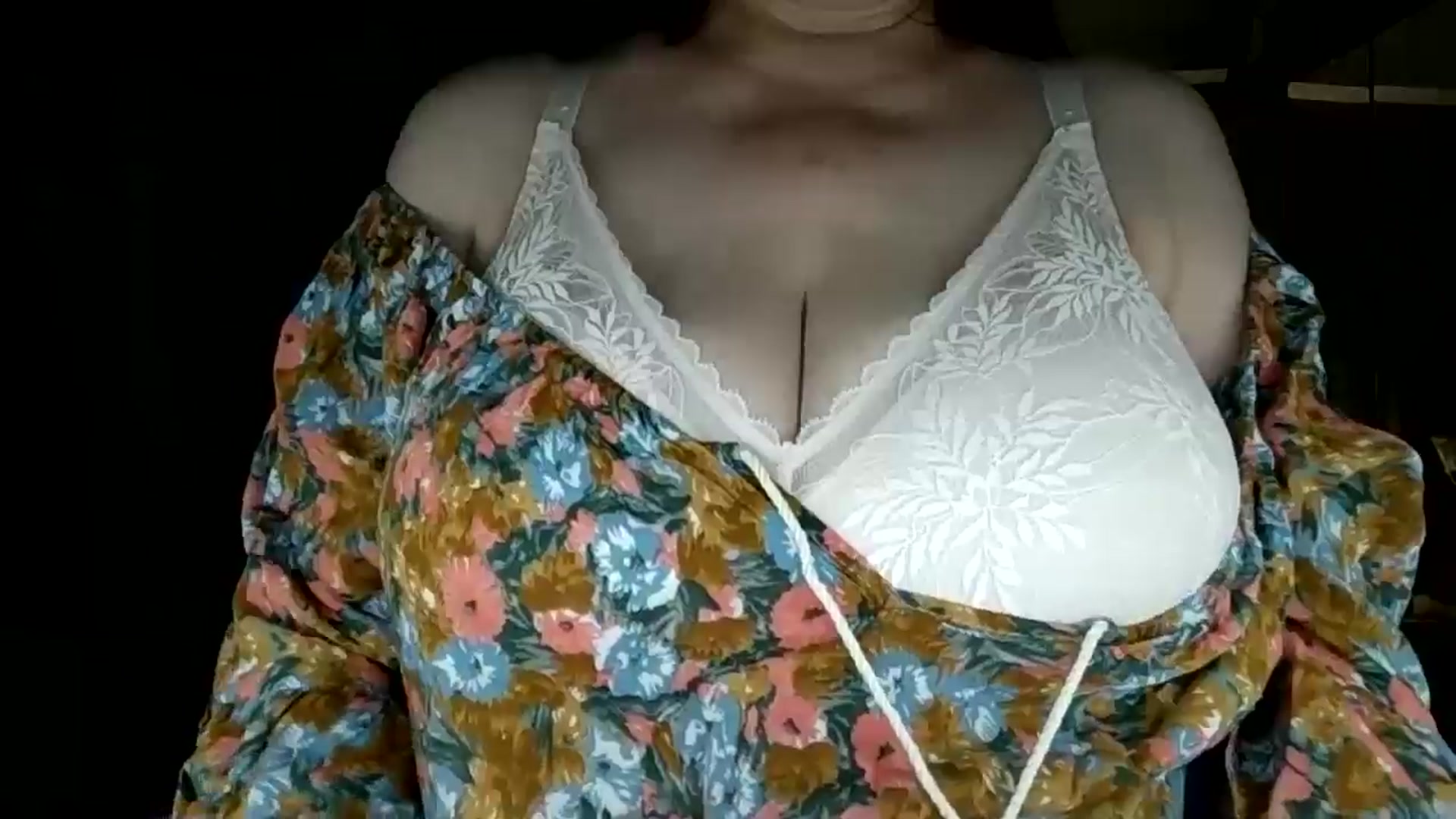 Gallery image thumbnail from autumnlove's myfreecams stream on, 04/18/2026, 14:44 image 11 of 20