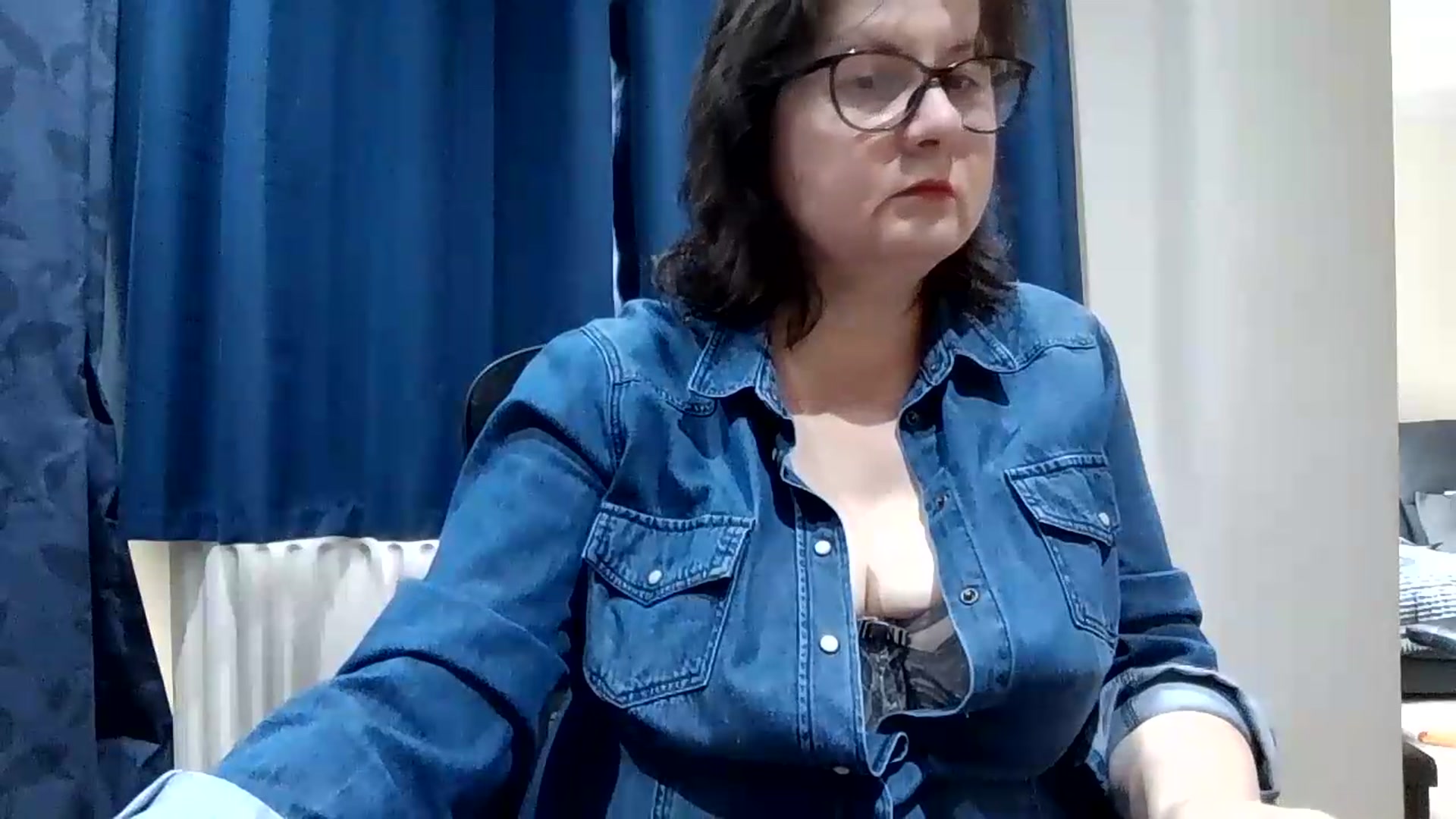 Gallery image thumbnail from autumnlove's myfreecams stream on, 05/31/2026, 13:37 image 9 of 20