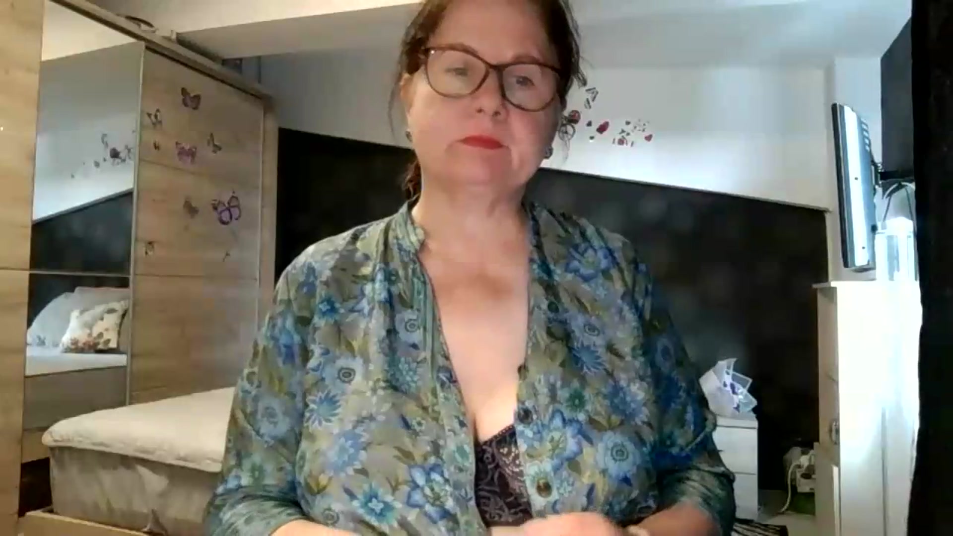 Gallery image thumbnail from autumnlove's myfreecams stream on, 08/17/2026, 14:00 image 5 of 20