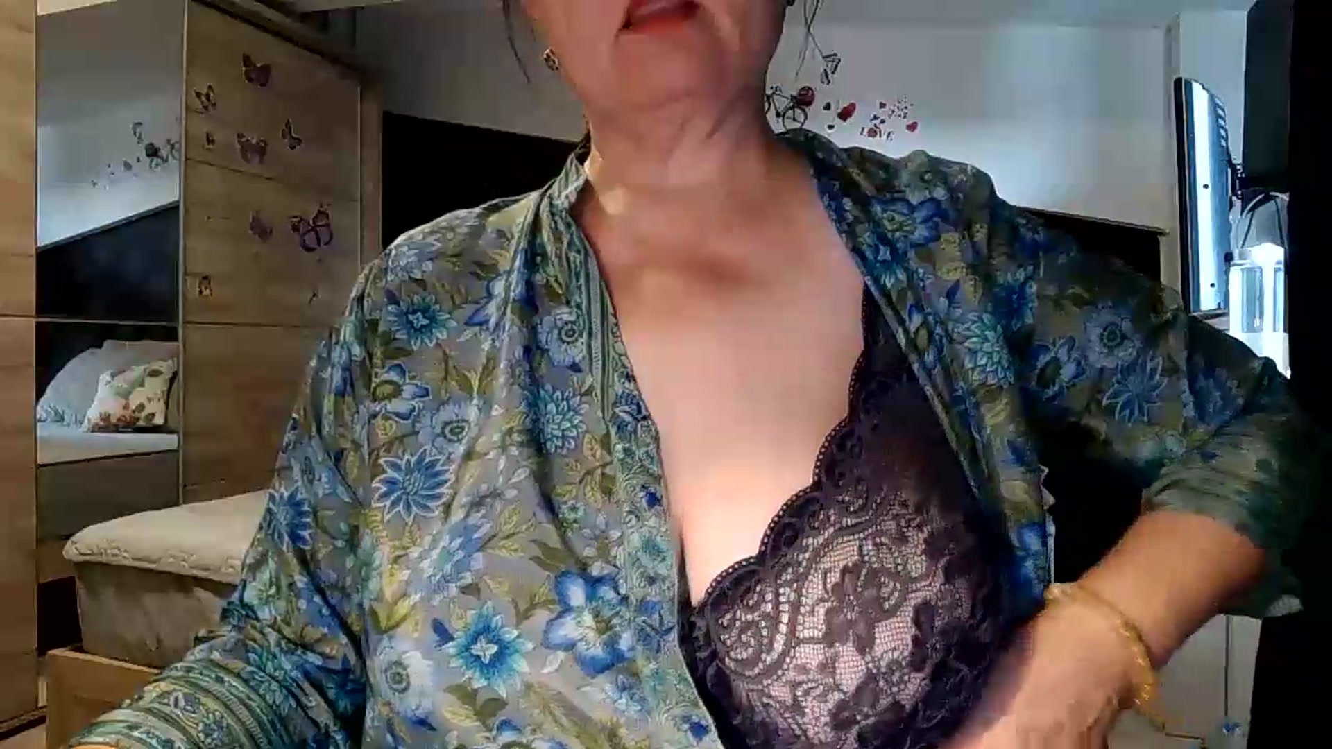 Gallery image thumbnail from autumnlove's myfreecams stream on, 08/17/2026, 14:00 image 10 of 20
