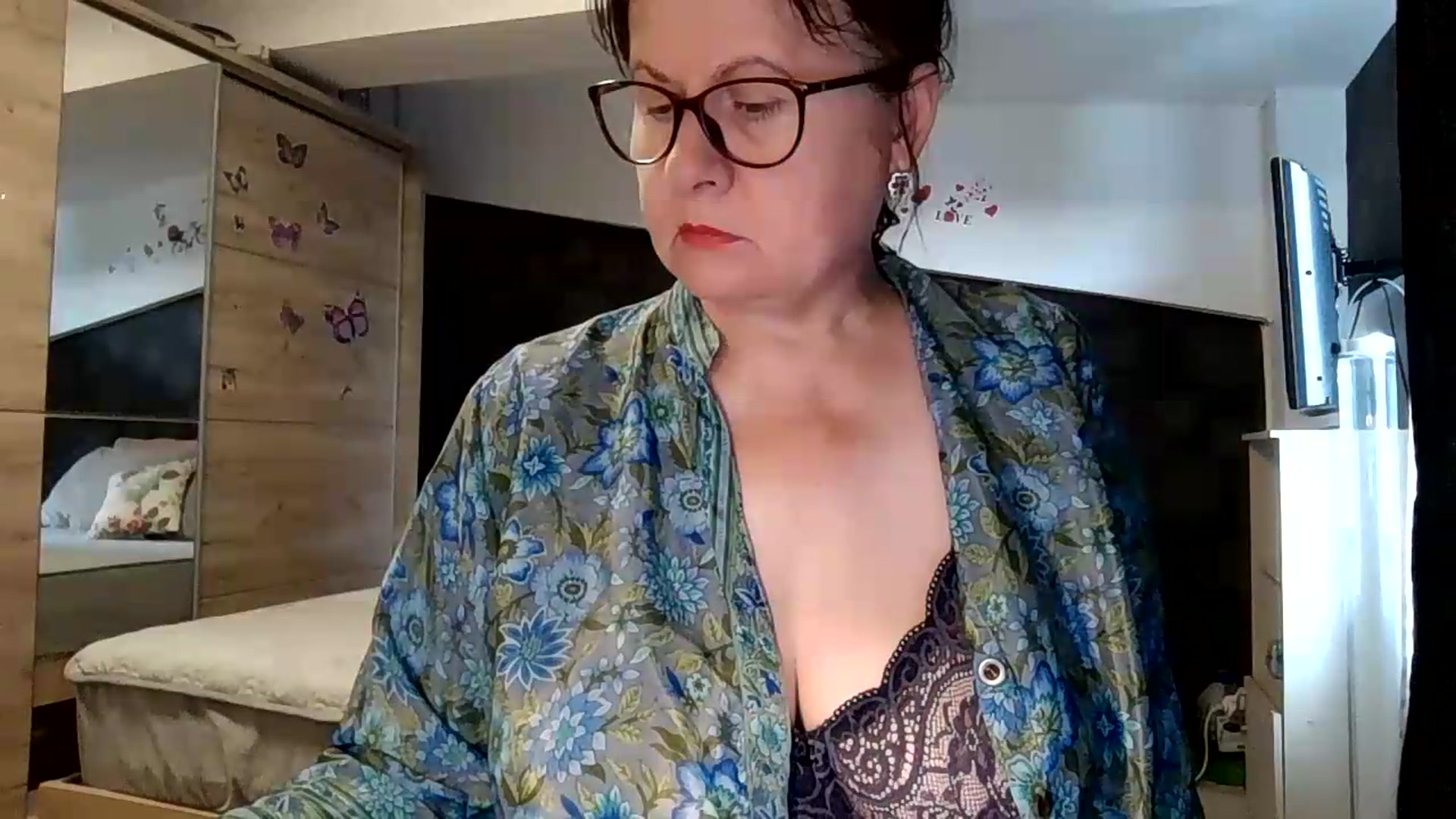 Gallery image thumbnail from autumnlove's myfreecams stream on, 08/17/2026, 14:00 image 8 of 20