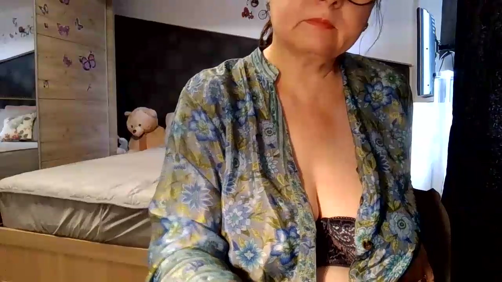 Gallery image thumbnail from autumnlove's myfreecams stream on, 08/17/2026, 14:00 image 19 of 20