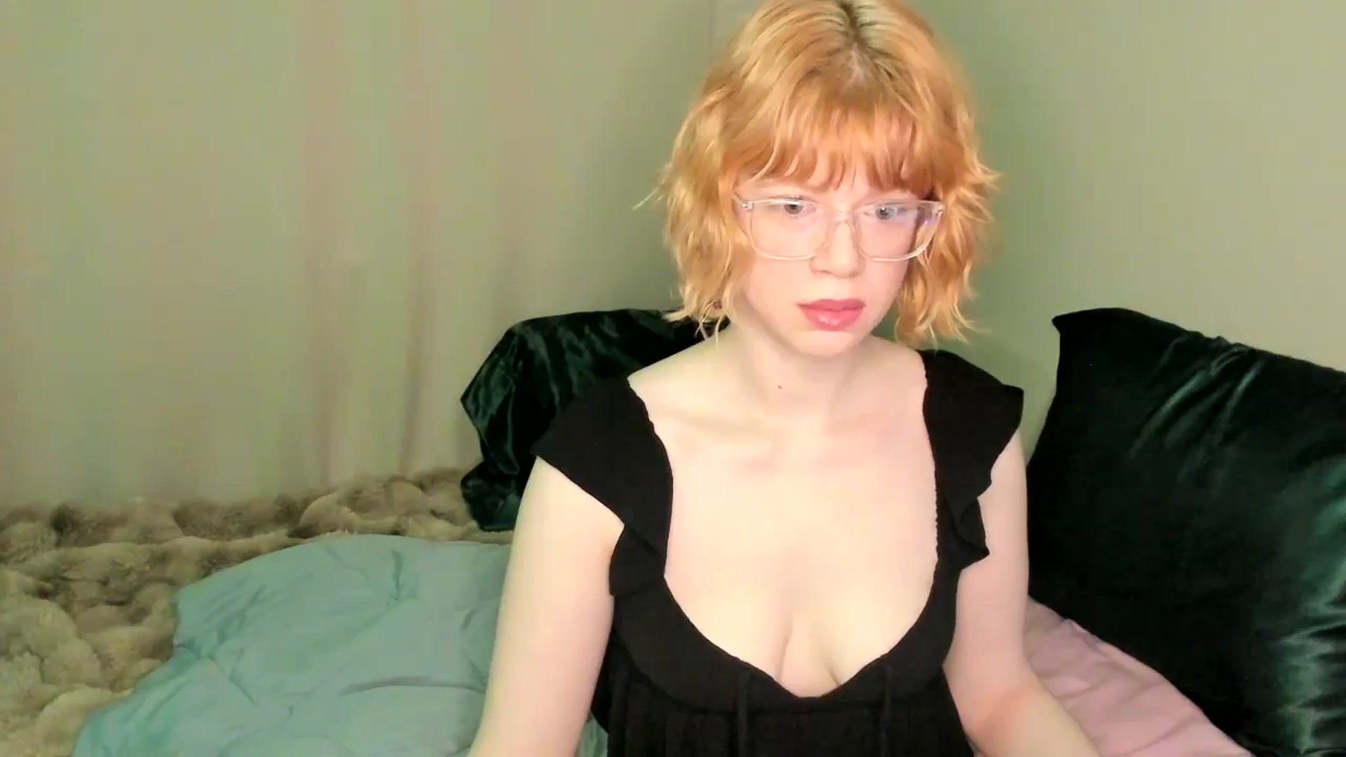 Gallery image thumbnail from ava__green's myfreecams stream on, 10/12/2025, 08:42 image 7 of 20