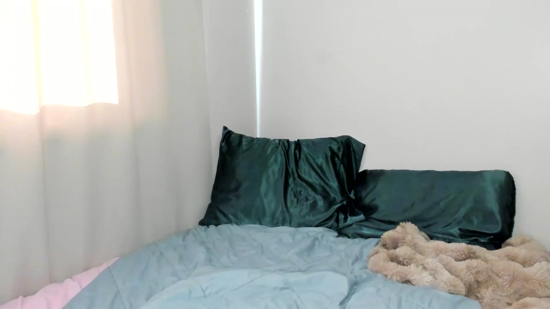 Gallery image thumbnail from ava__green's myfreecams stream on, 10/28/2025, 18:19 image 9 of 20