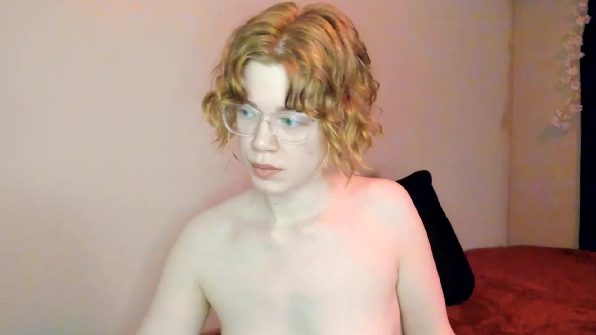 Gallery image thumbnail from ava_x_green's myfreecams stream on, 05/27/2025, 06:39 image 2 of 20