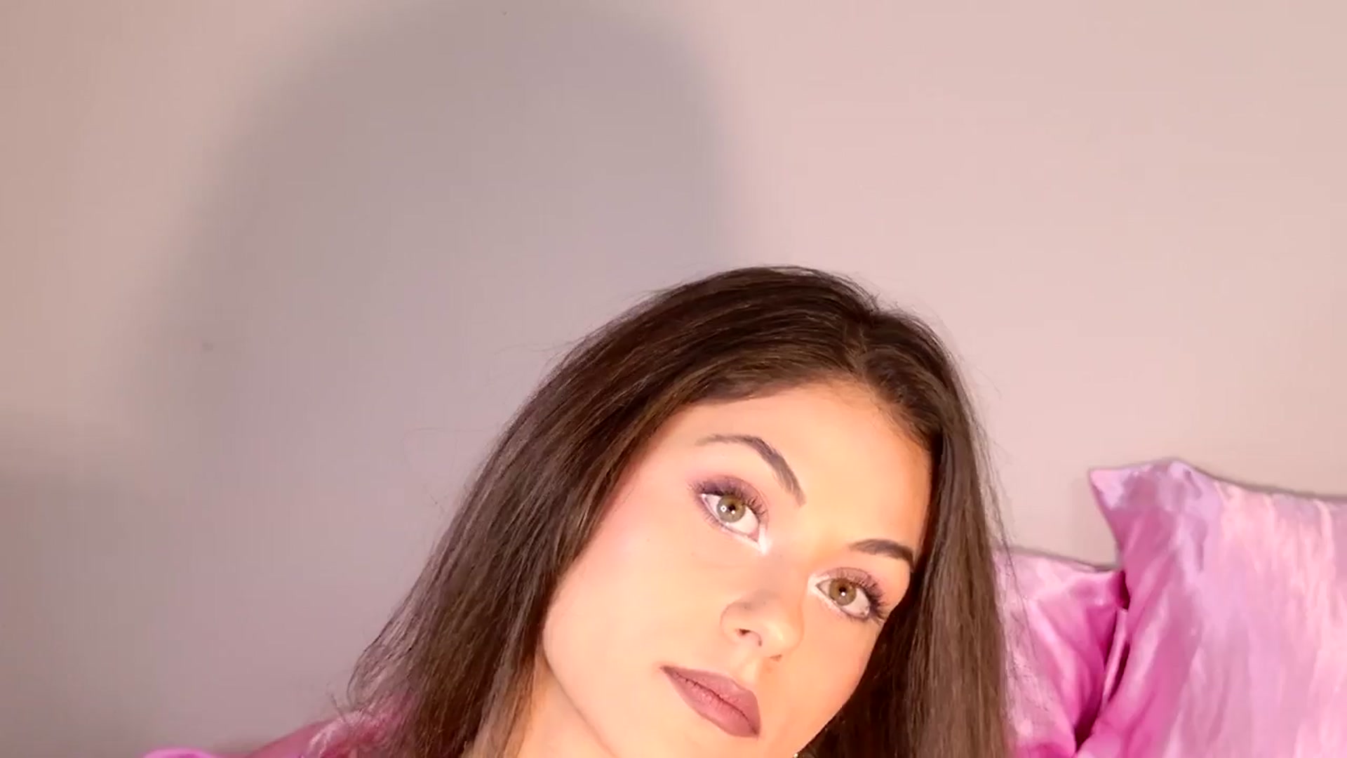 Gallery image thumbnail from avababygirl's myfreecams stream on, 10/19/2025, 13:39 image 6 of 20