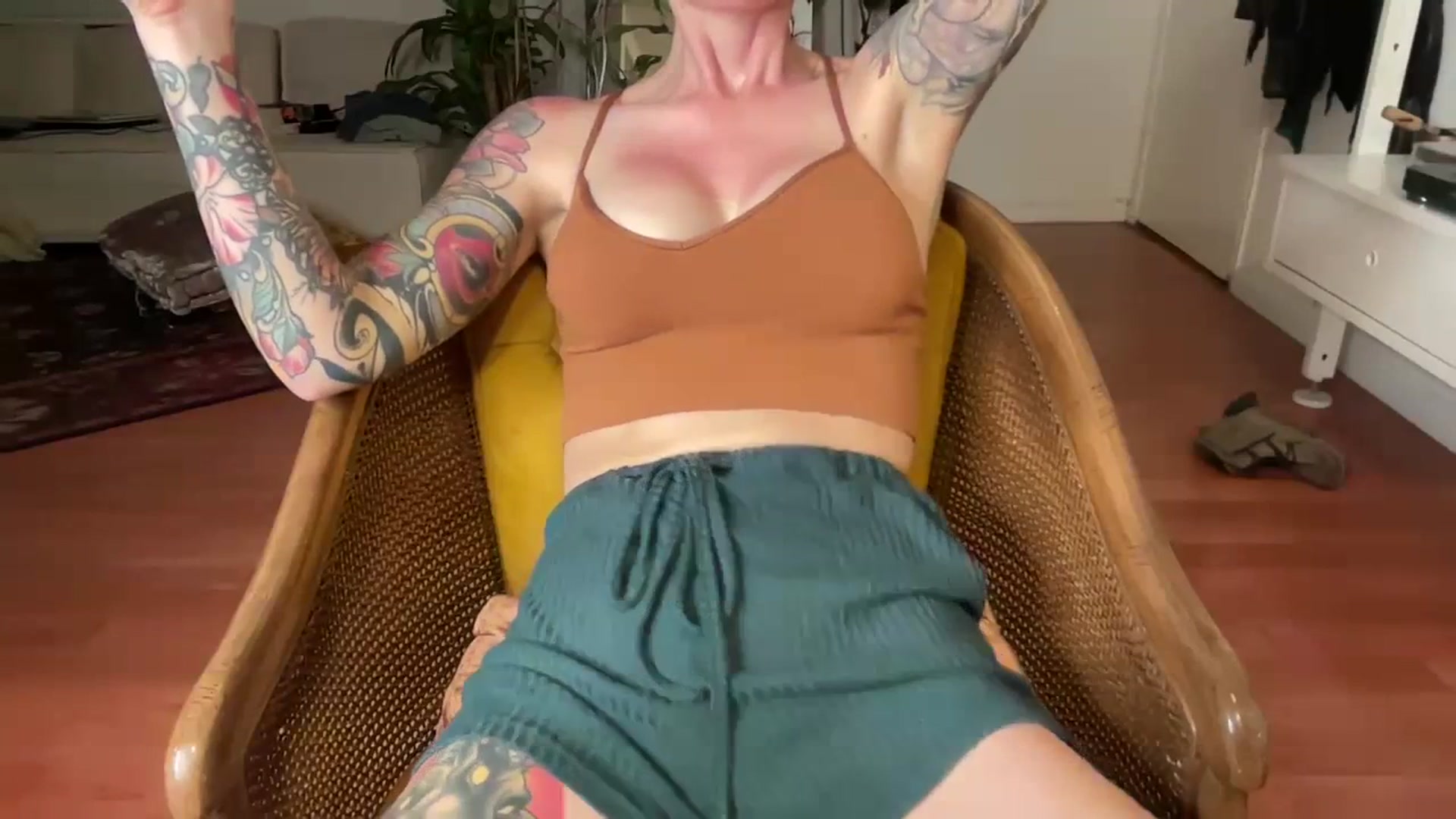 Gallery image thumbnail from avajane's myfreecams stream on, 07/04/2023, 03:41 image 8 of 20