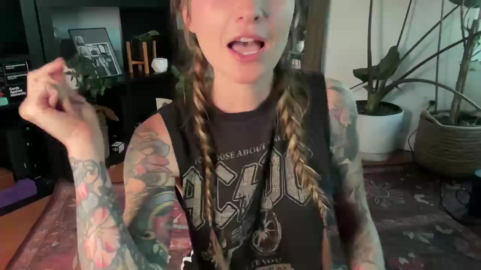 Gallery image thumbnail from avajane's myfreecams stream on, 07/08/2023, 04:34 image 1 of 20
