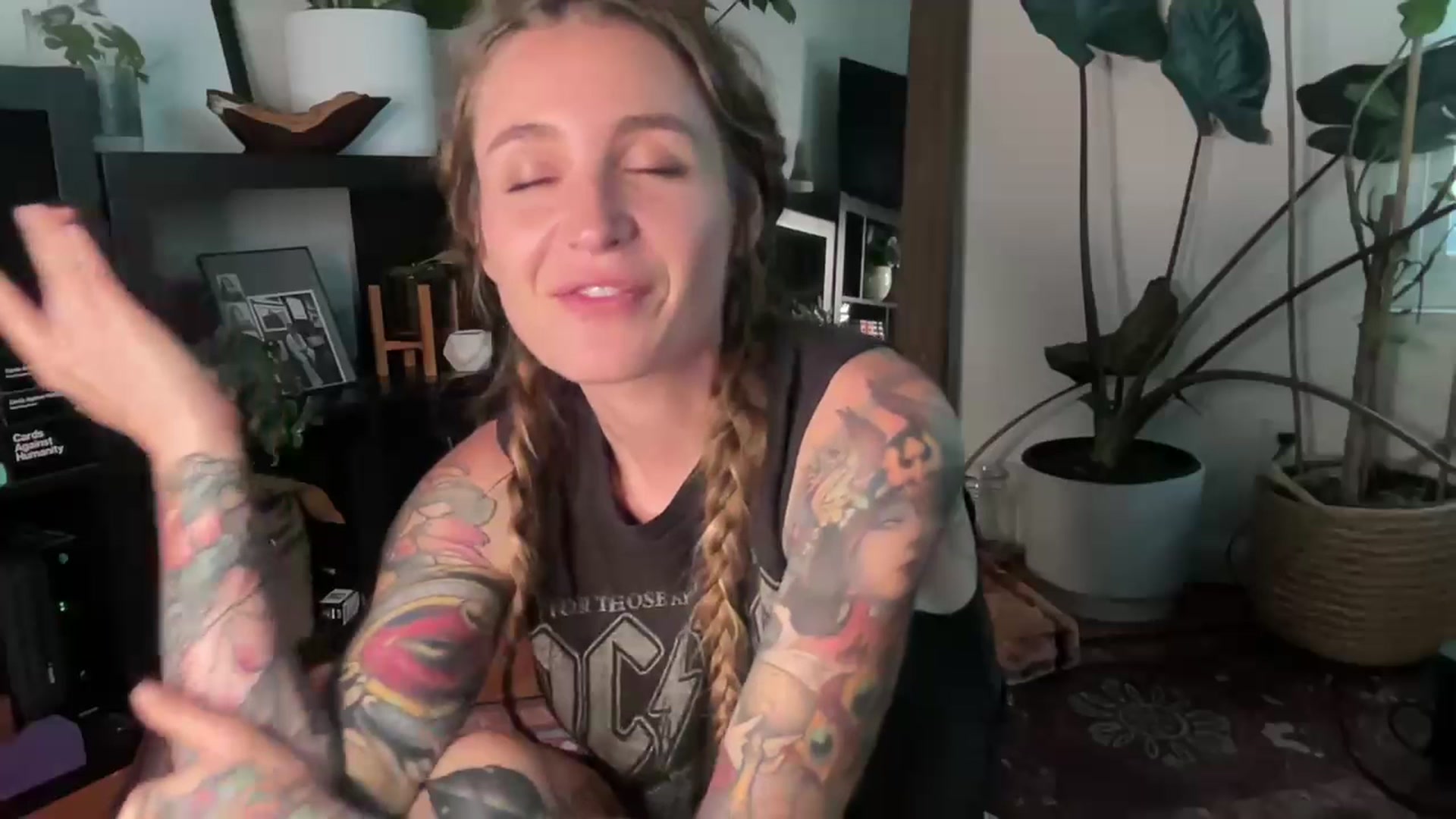 Gallery image thumbnail from avajane's myfreecams stream on, 07/08/2023, 04:34 image 5 of 20