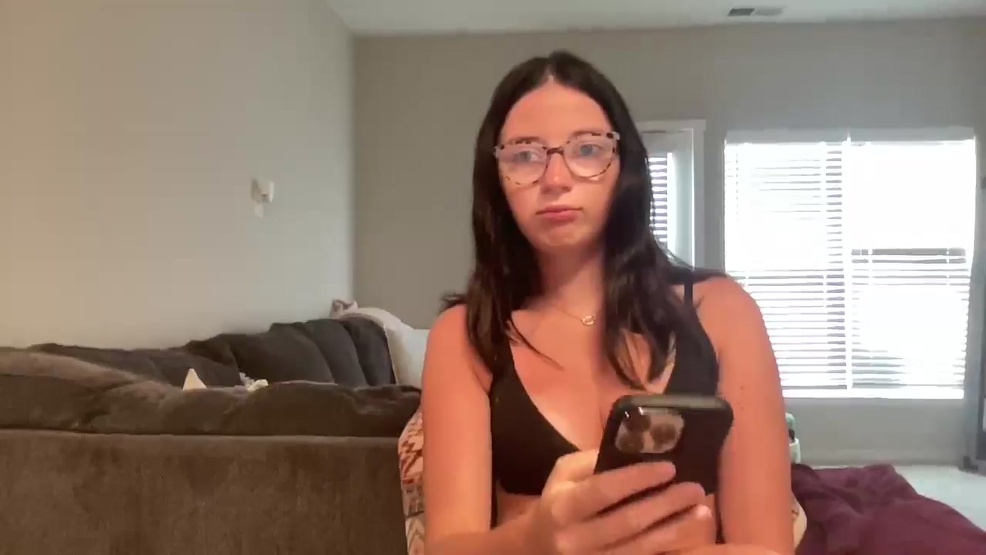 Gallery image thumbnail from avawoods69's myfreecams stream on, 06/25/2025, 17:36 image 19 of 20