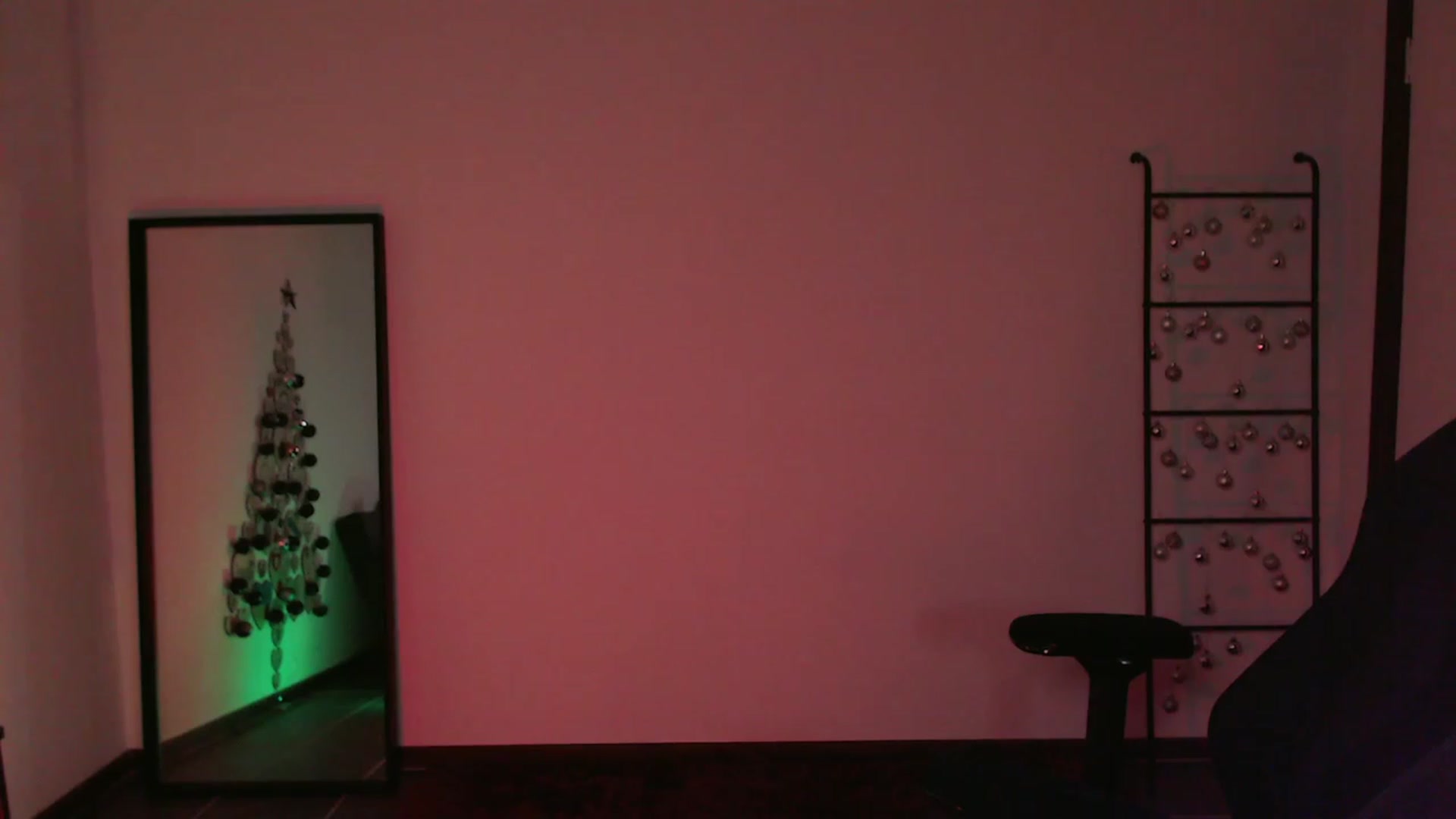 Gallery image thumbnail from average's myfreecams stream on, 12/24/2023, 03:02 image 15 of 20
