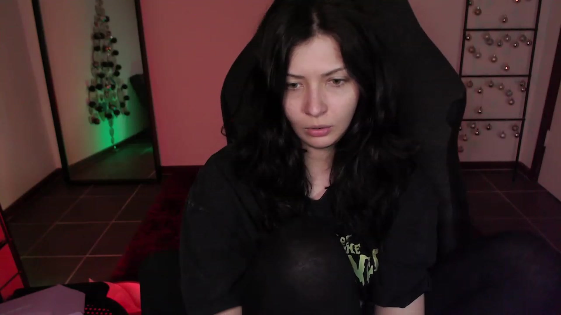 Gallery image thumbnail from average's myfreecams stream on, 12/24/2023, 03:02 image 18 of 20