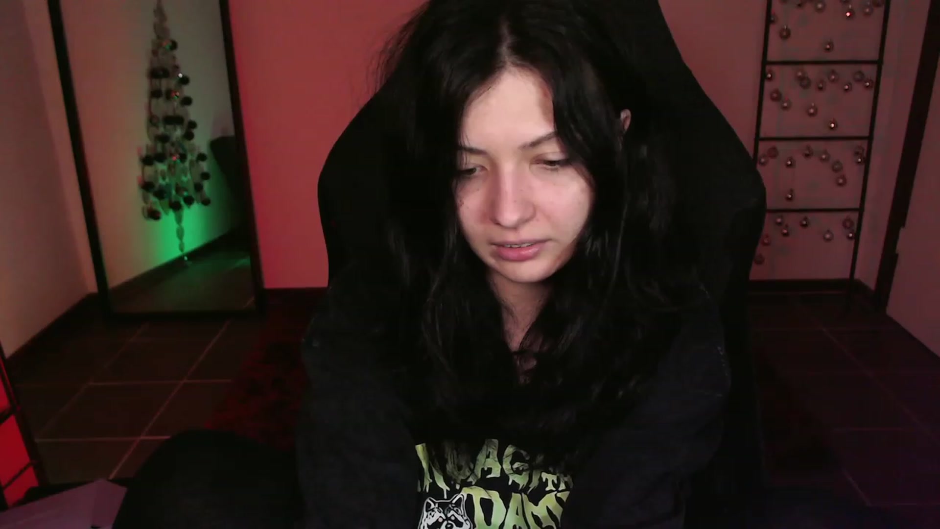 Gallery image thumbnail from average's myfreecams stream on, 12/24/2023, 03:02 image 14 of 20