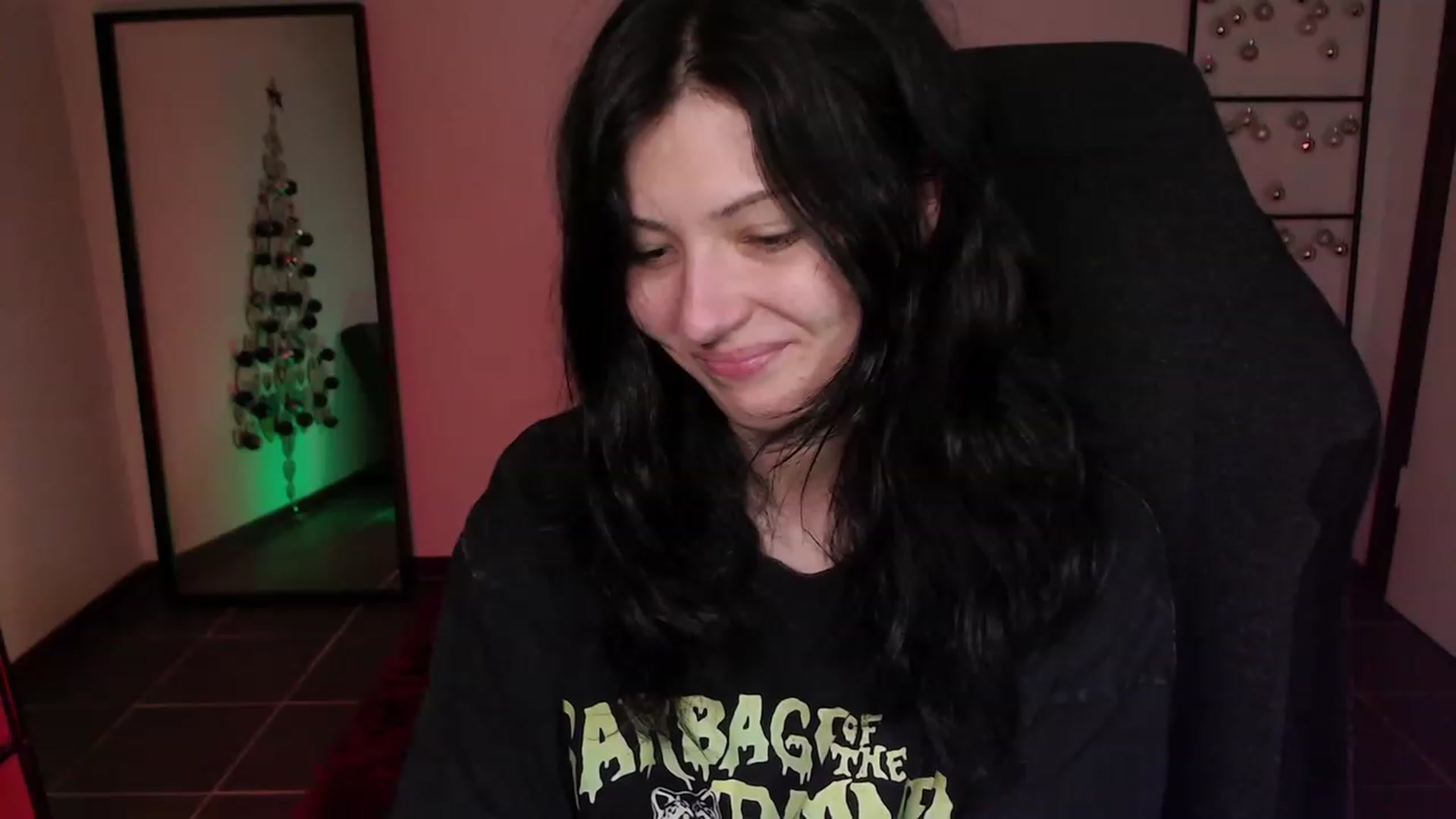 Gallery image thumbnail from average's myfreecams stream on, 12/24/2023, 03:16 image 11 of 20