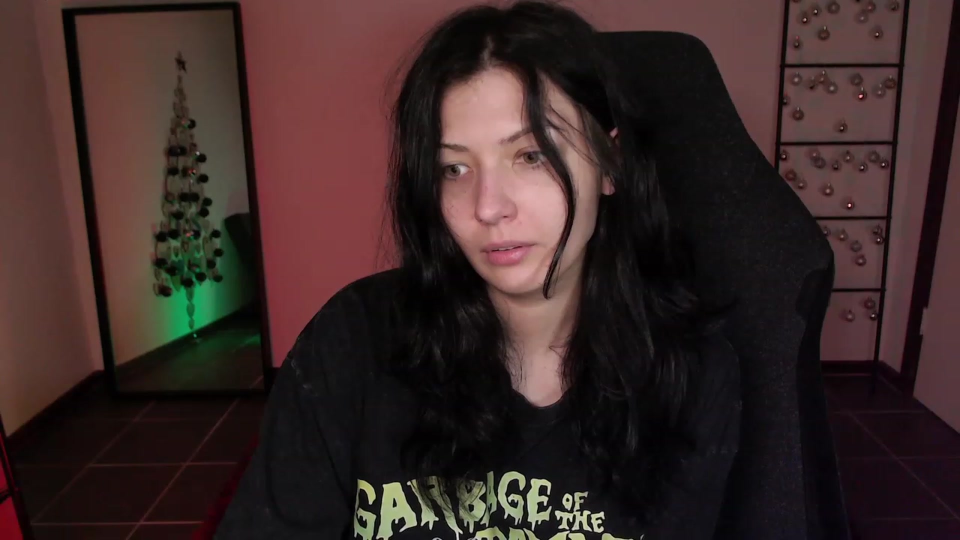 Gallery image thumbnail from average's myfreecams stream on, 12/24/2023, 03:16 image 9 of 20