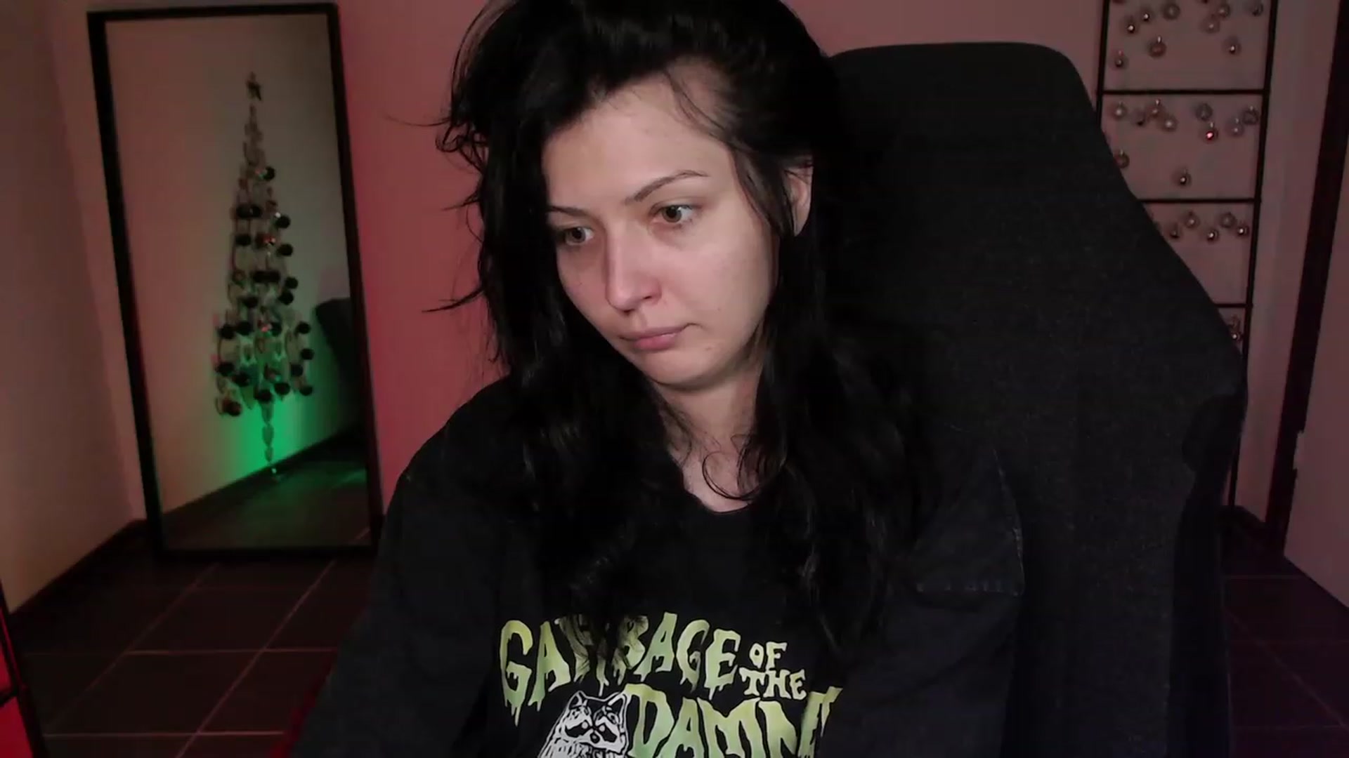 Gallery image thumbnail from average's myfreecams stream on, 12/24/2023, 03:16 image 10 of 20