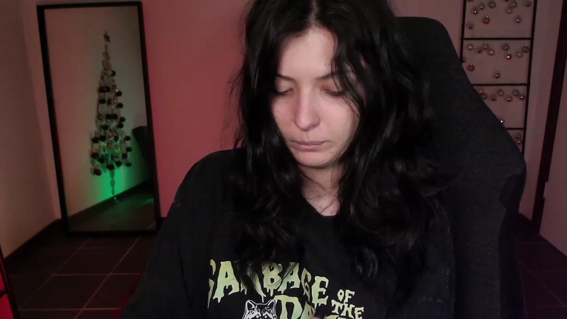 Gallery image thumbnail from average's myfreecams stream on, 12/24/2023, 03:16 image 4 of 20