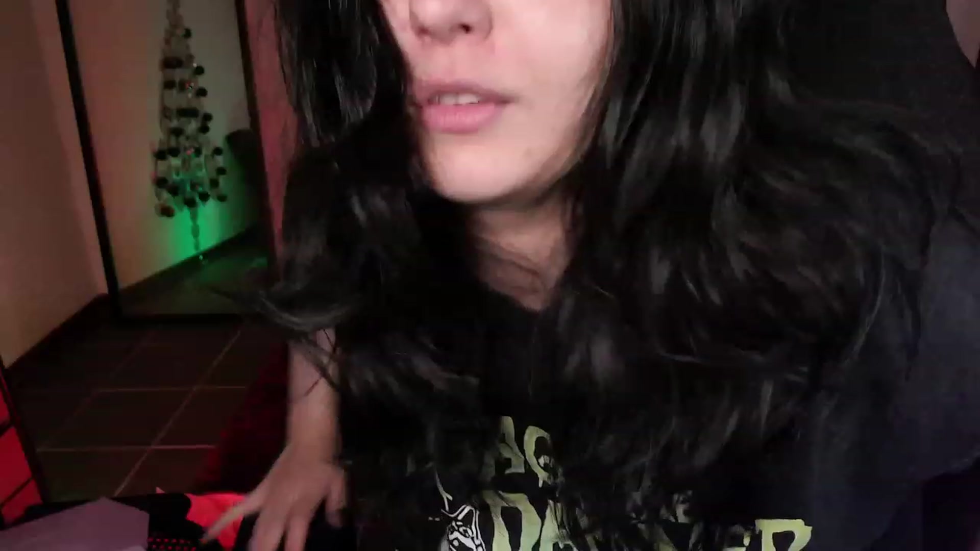 Gallery image thumbnail from average's myfreecams stream on, 12/24/2023, 03:16 image 2 of 20