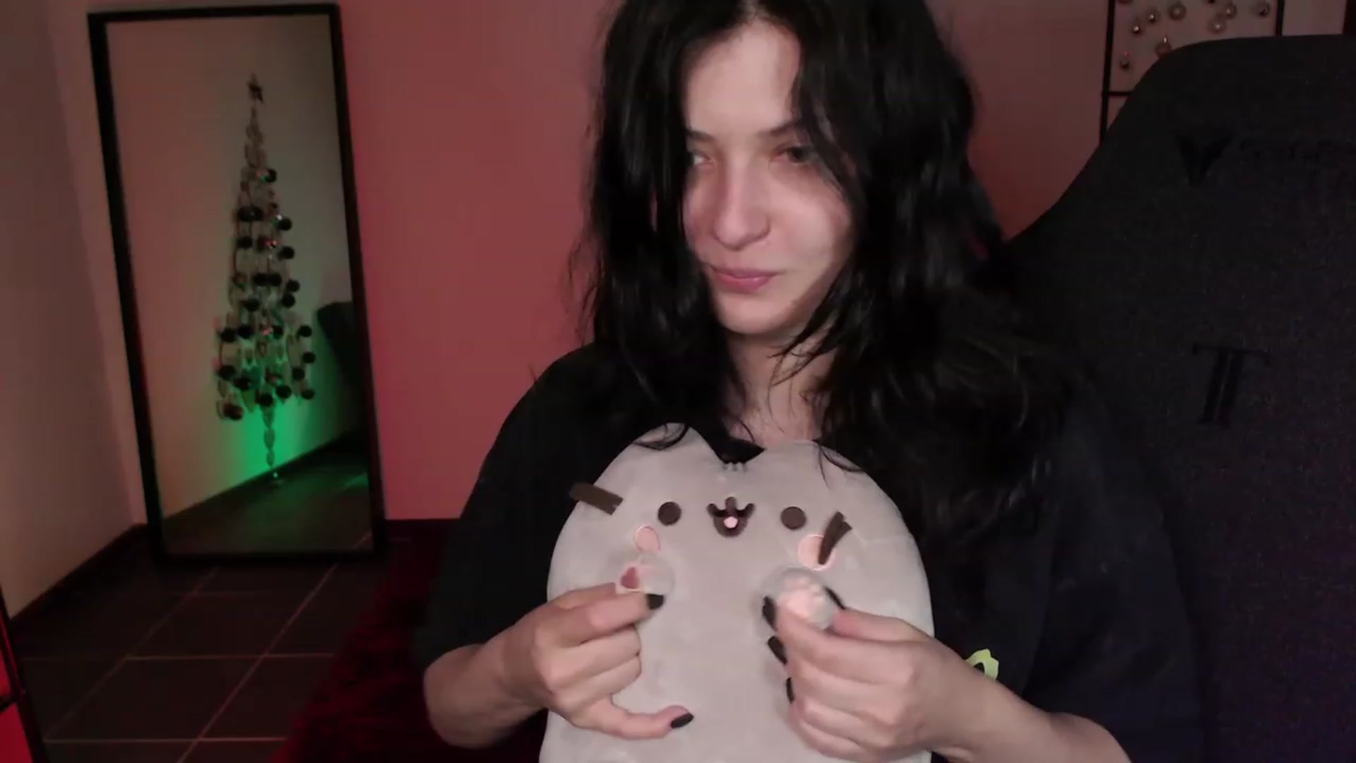 Gallery image thumbnail from average's myfreecams stream on, 12/24/2023, 03:16 image 14 of 20