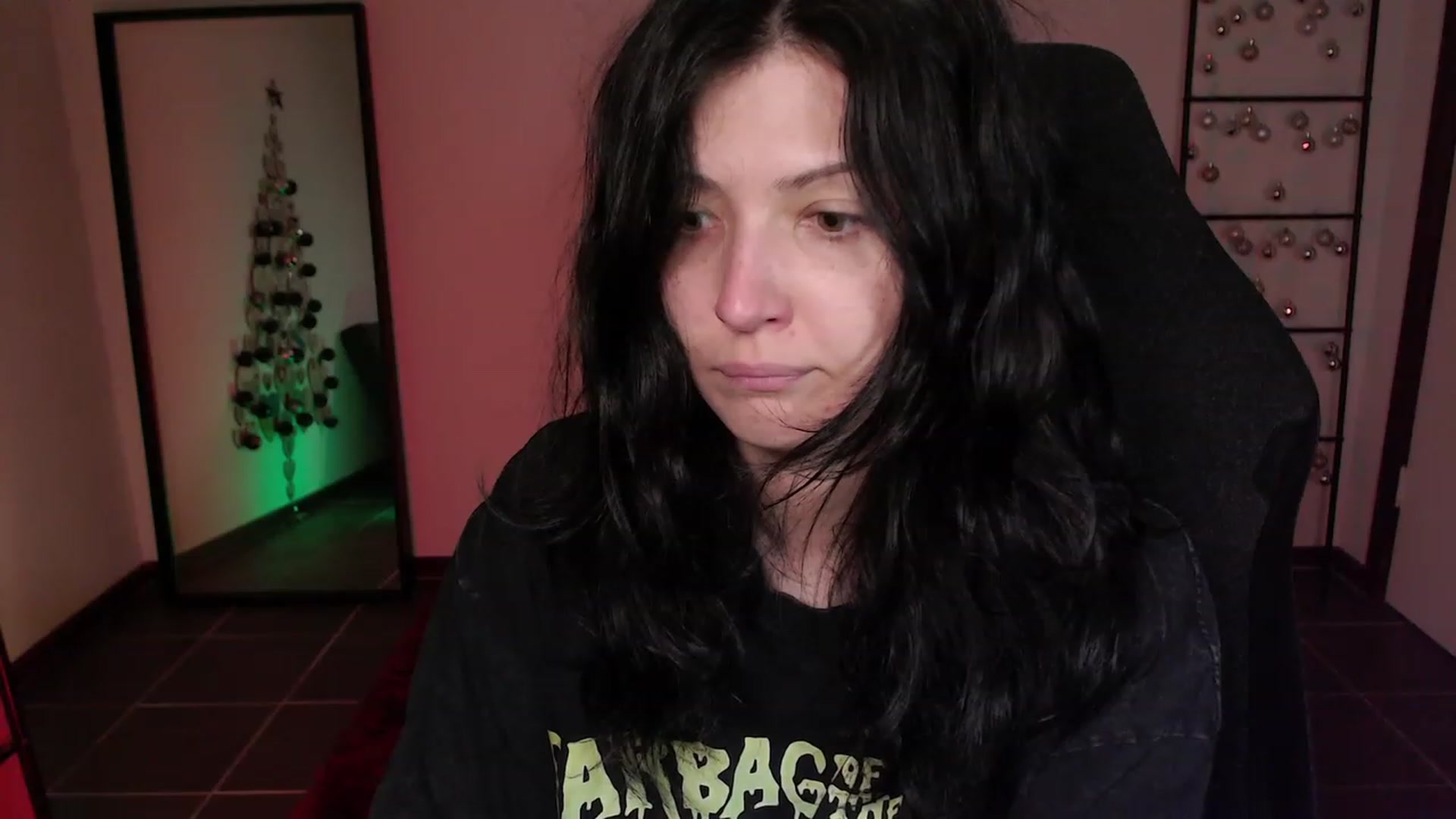 Gallery image thumbnail from average's myfreecams stream on, 12/24/2023, 03:16 image 12 of 20
