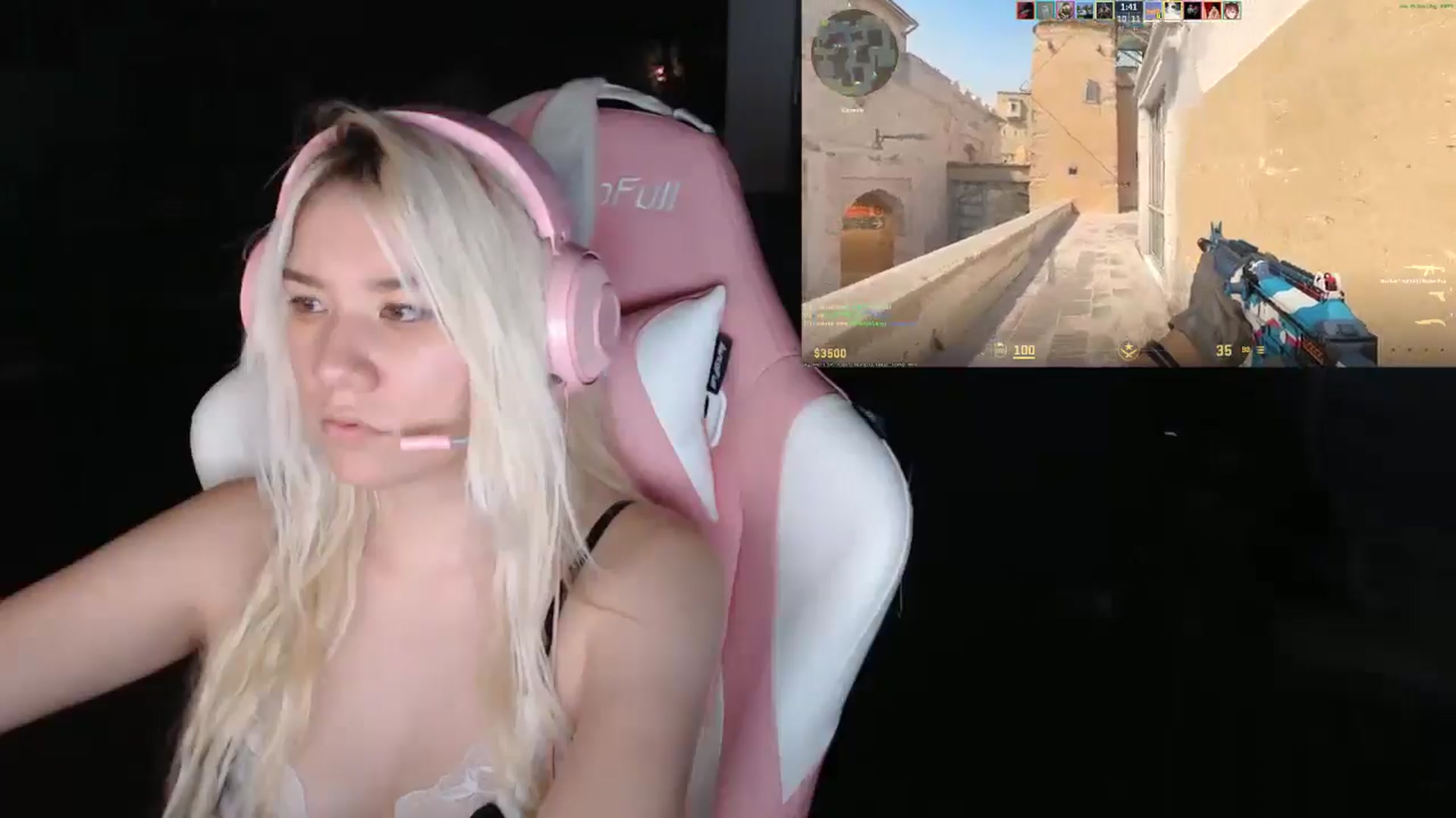 Gallery image thumbnail from awimomo's myfreecams stream on, 09/09/2025, 10:18 image 13 of 20