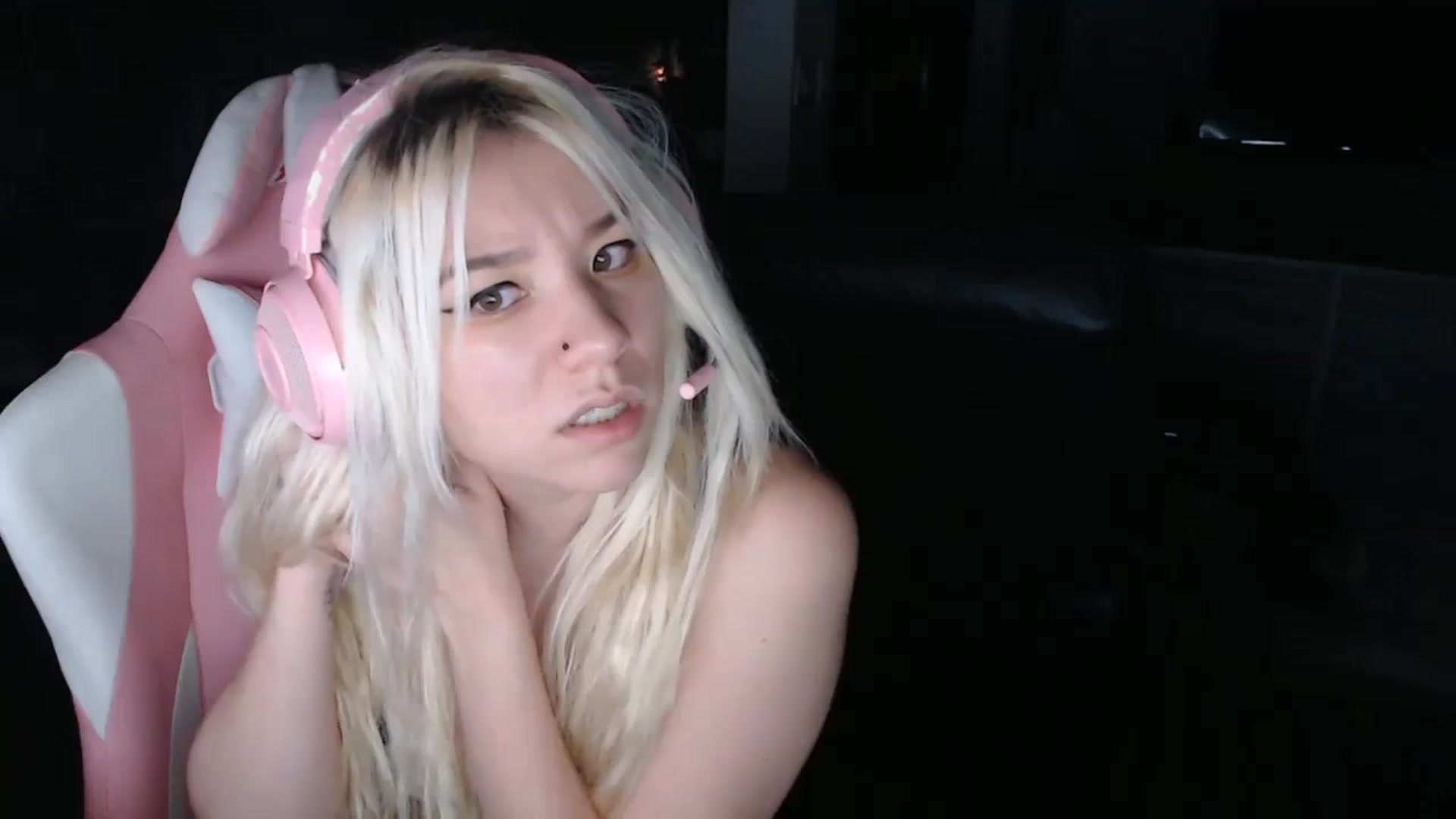 Gallery image thumbnail from awimomo's myfreecams stream on, 09/09/2025, 10:18 image 14 of 20