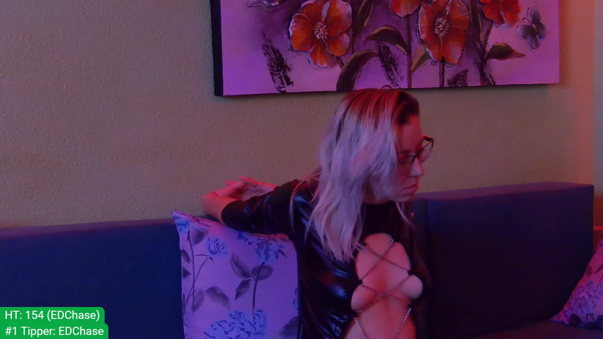 Gallery image thumbnail from aydenbelle's myfreecams stream on, 12/05/2022, 03:58 image 12 of 20