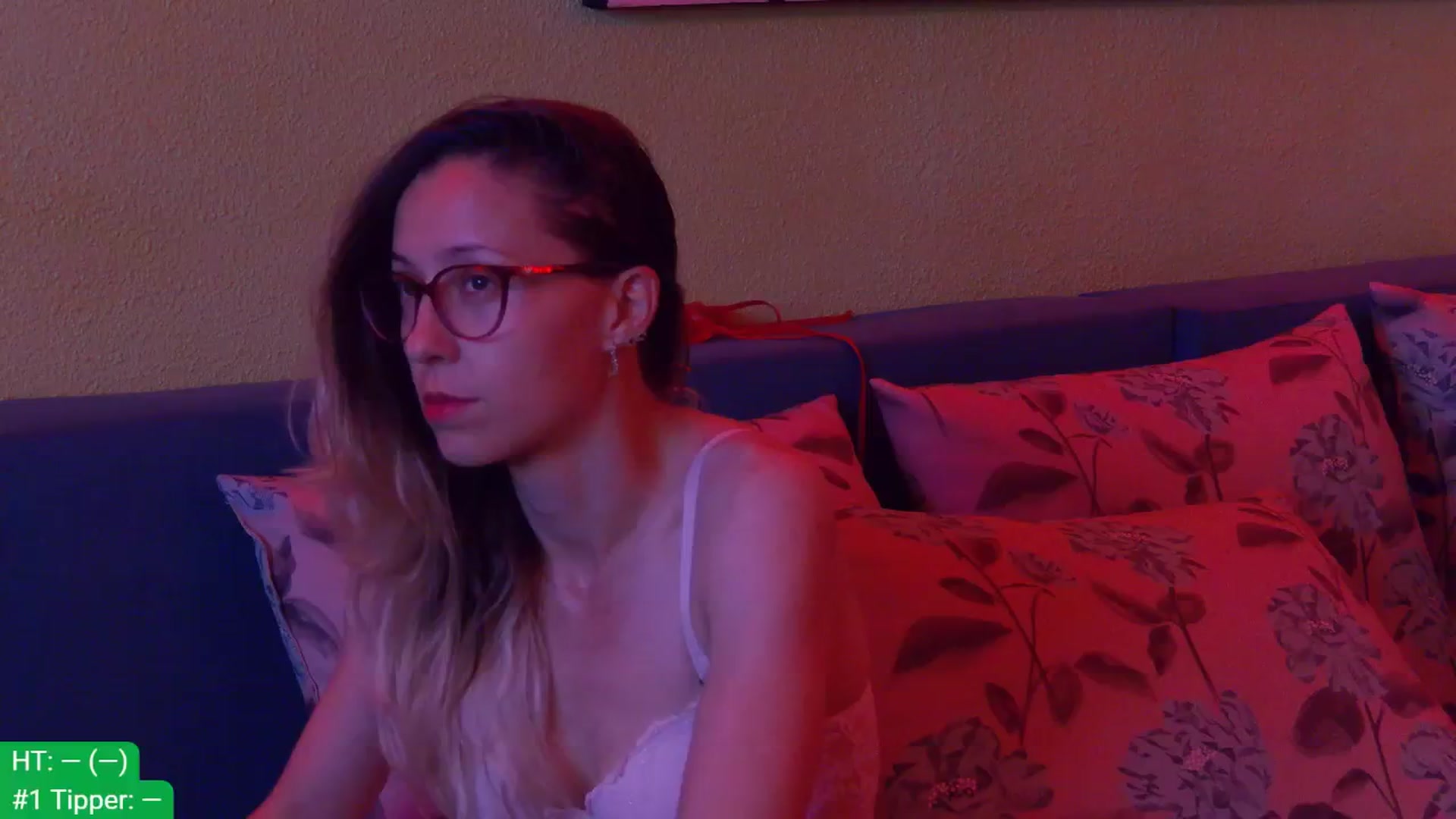 Gallery image thumbnail from aydenbelle's myfreecams stream on, 06/08/2024, 23:32 image 1 of 20